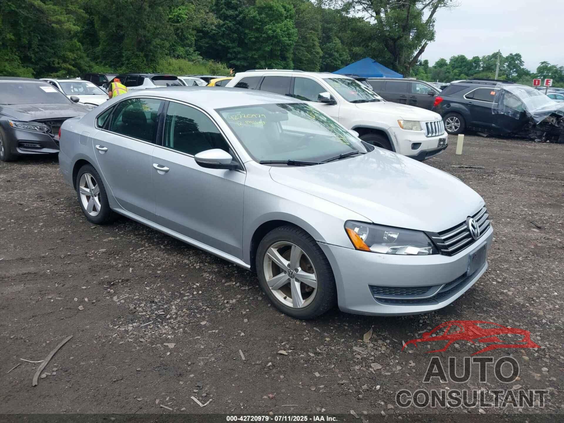 VOLKSWAGEN PASSAT LE 2012 - 1VWBT7A30CC073455