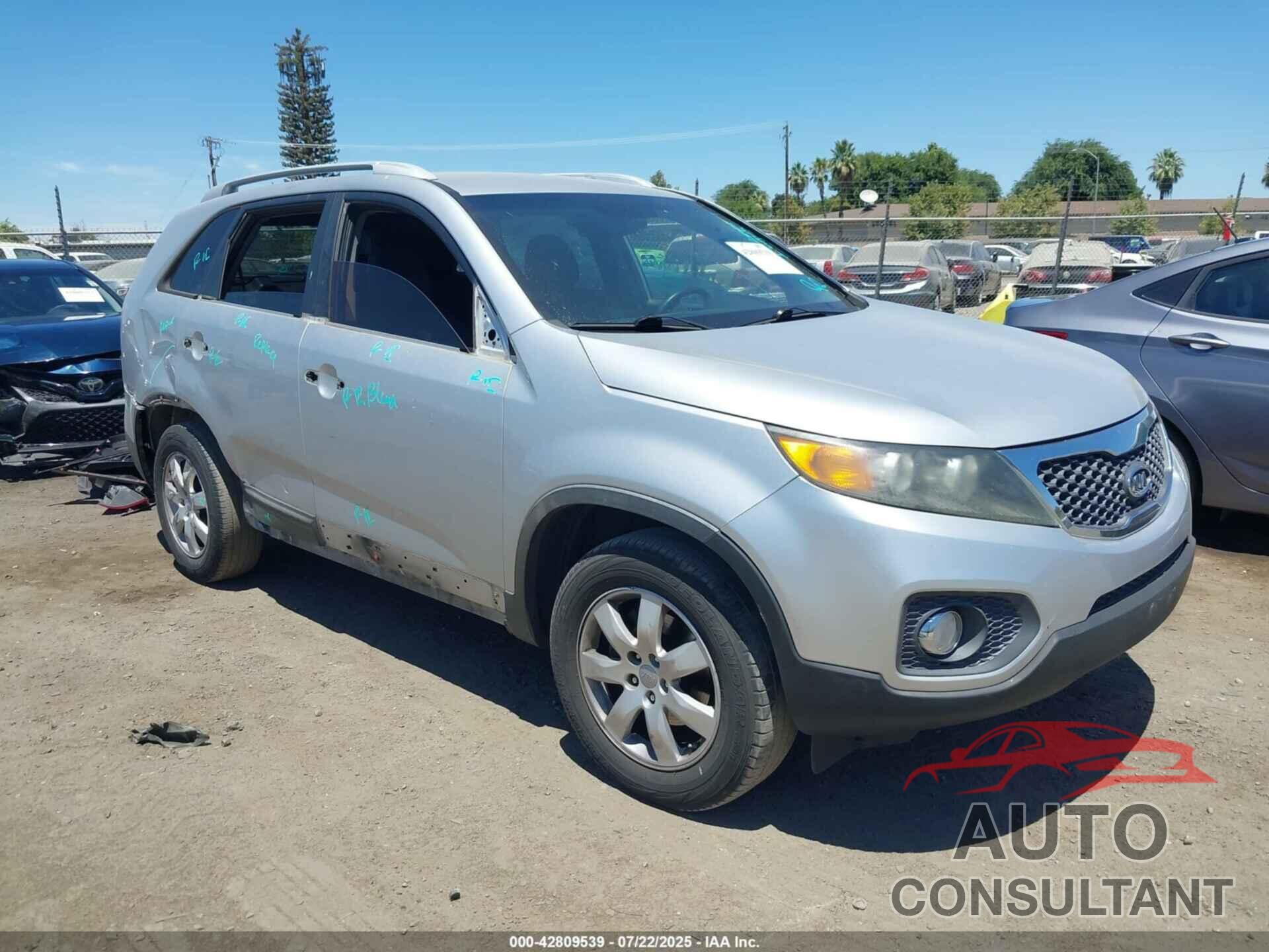 KIA SORENTO 2012 - 5XYKT3A69CG249528