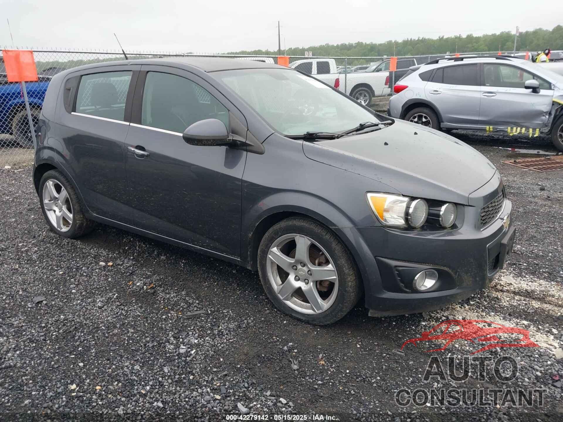 CHEVROLET SONIC 2013 - 1G1JE6SH8D4172635