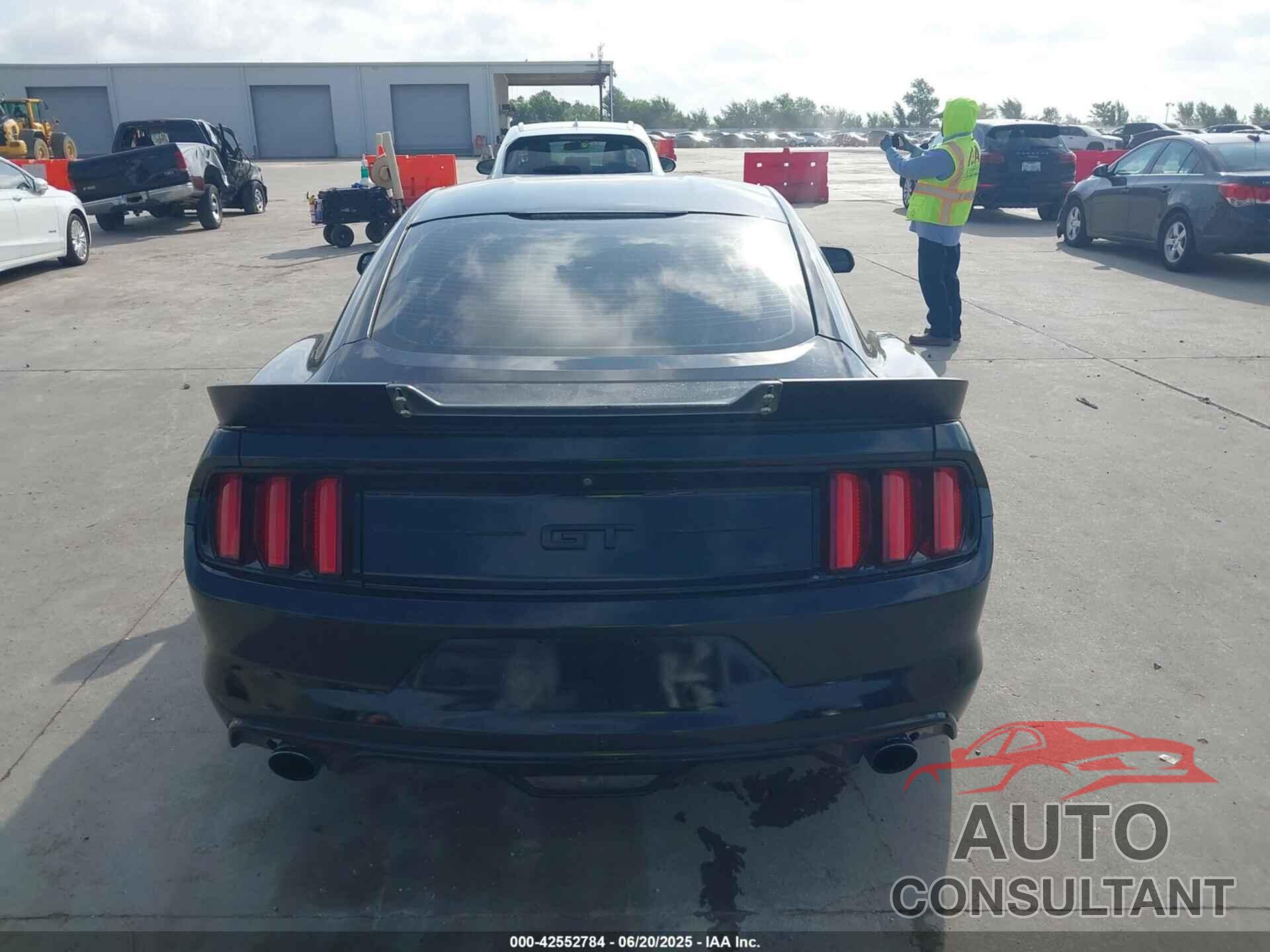 FORD MUSTANG 2015 - 1FA6P8TH3F5418205