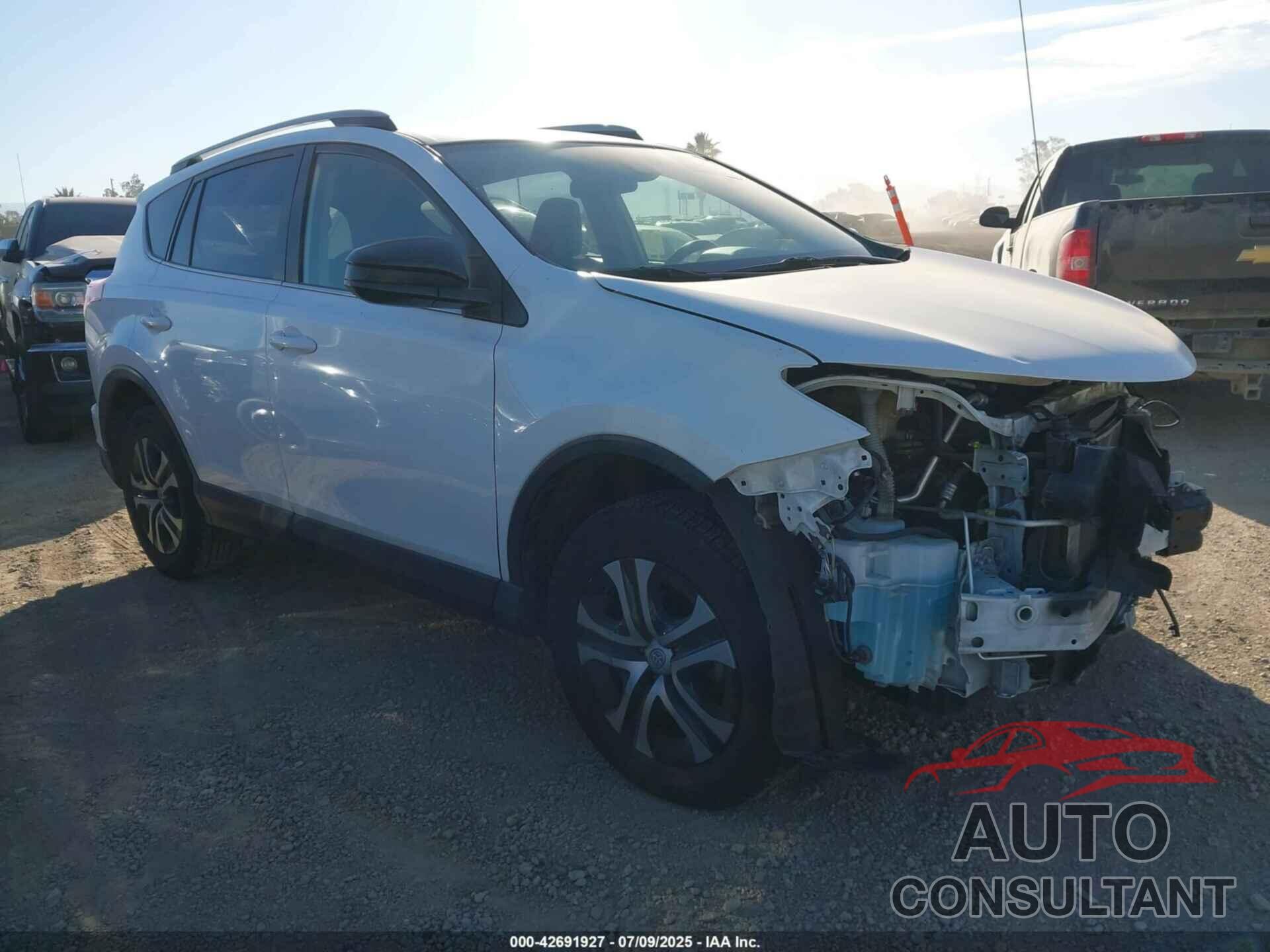 TOYOTA RAV4 2017 - JTMZFREV5HJ136418