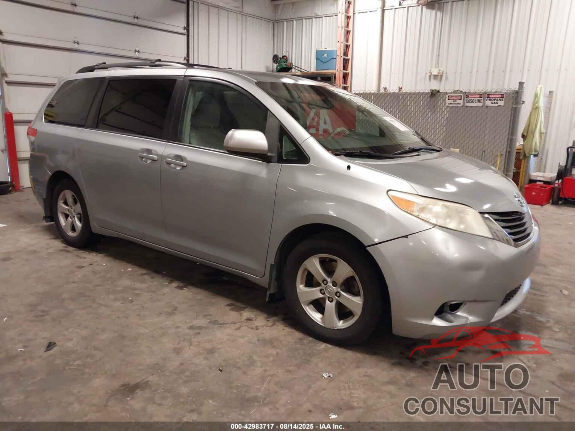 TOYOTA SIENNA 2014 - 5TDKK3DC8ES480107