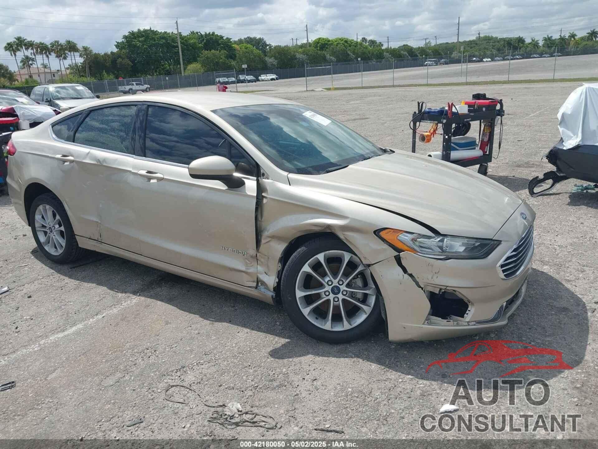 FORD FUSION HYBRID 2019 - 3FA6P0LU0KR155046