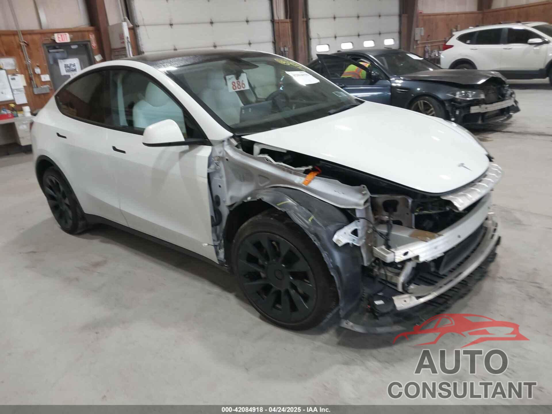 TESLA MODEL Y 2022 - 7SAYGDEE6NF445753