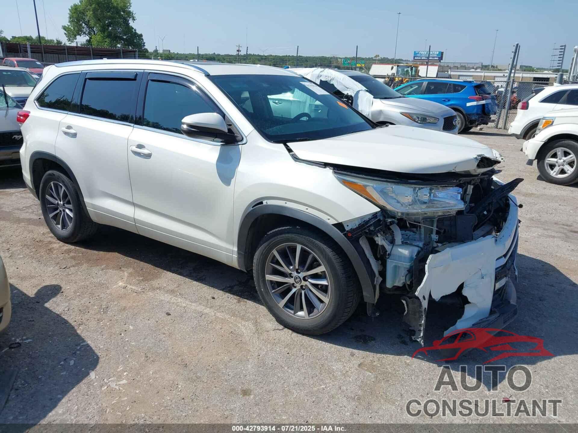 TOYOTA HIGHLANDER 2018 - 5TDKZRFH6JS271286
