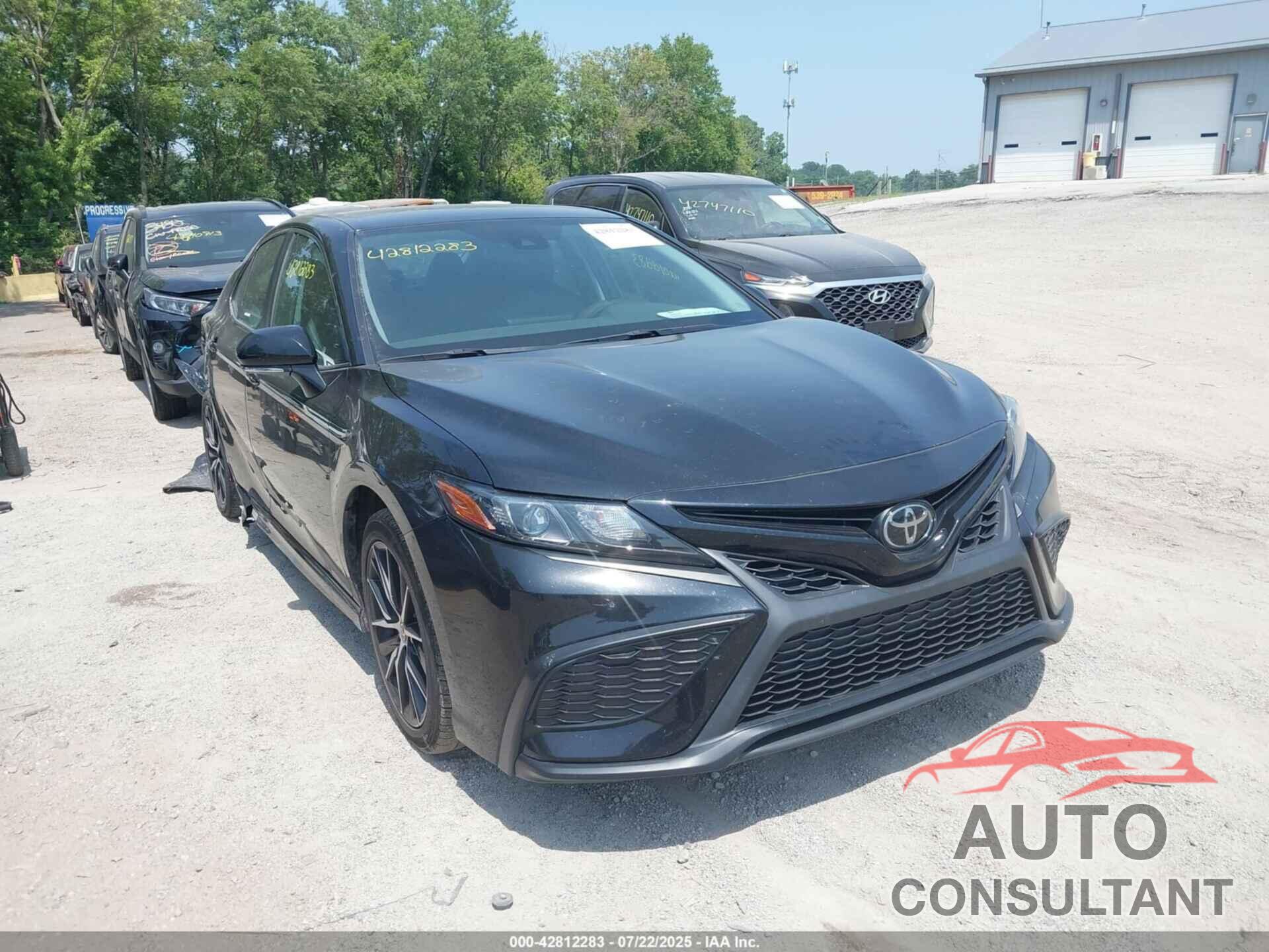 TOYOTA CAMRY 2023 - 4T1G11AKXPU079628