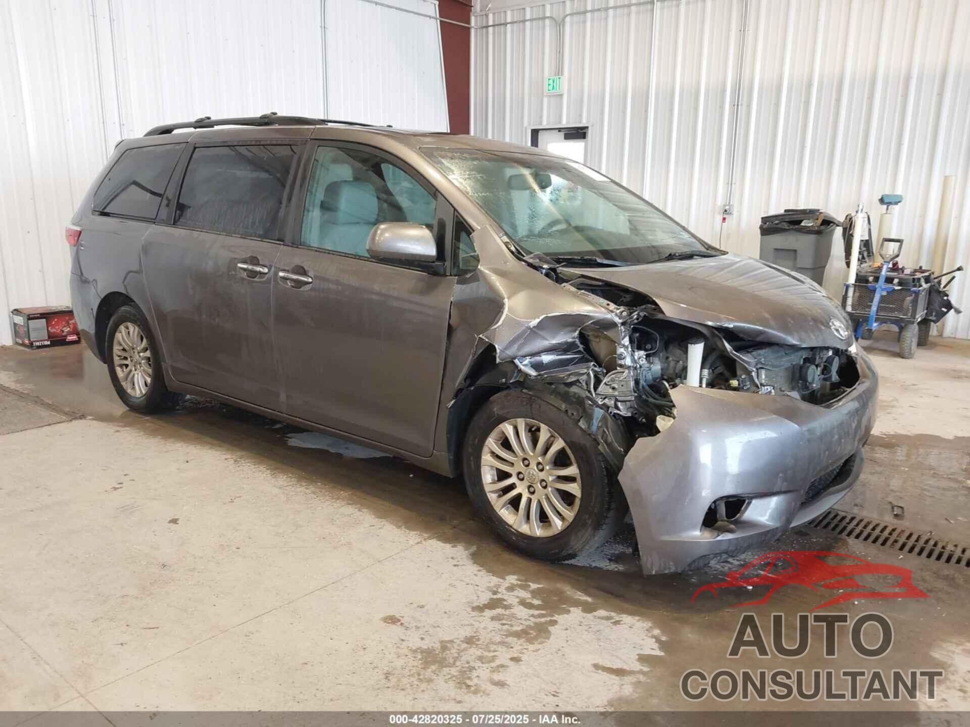 TOYOTA SIENNA 2015 - 5TDYK3DC1FS586331