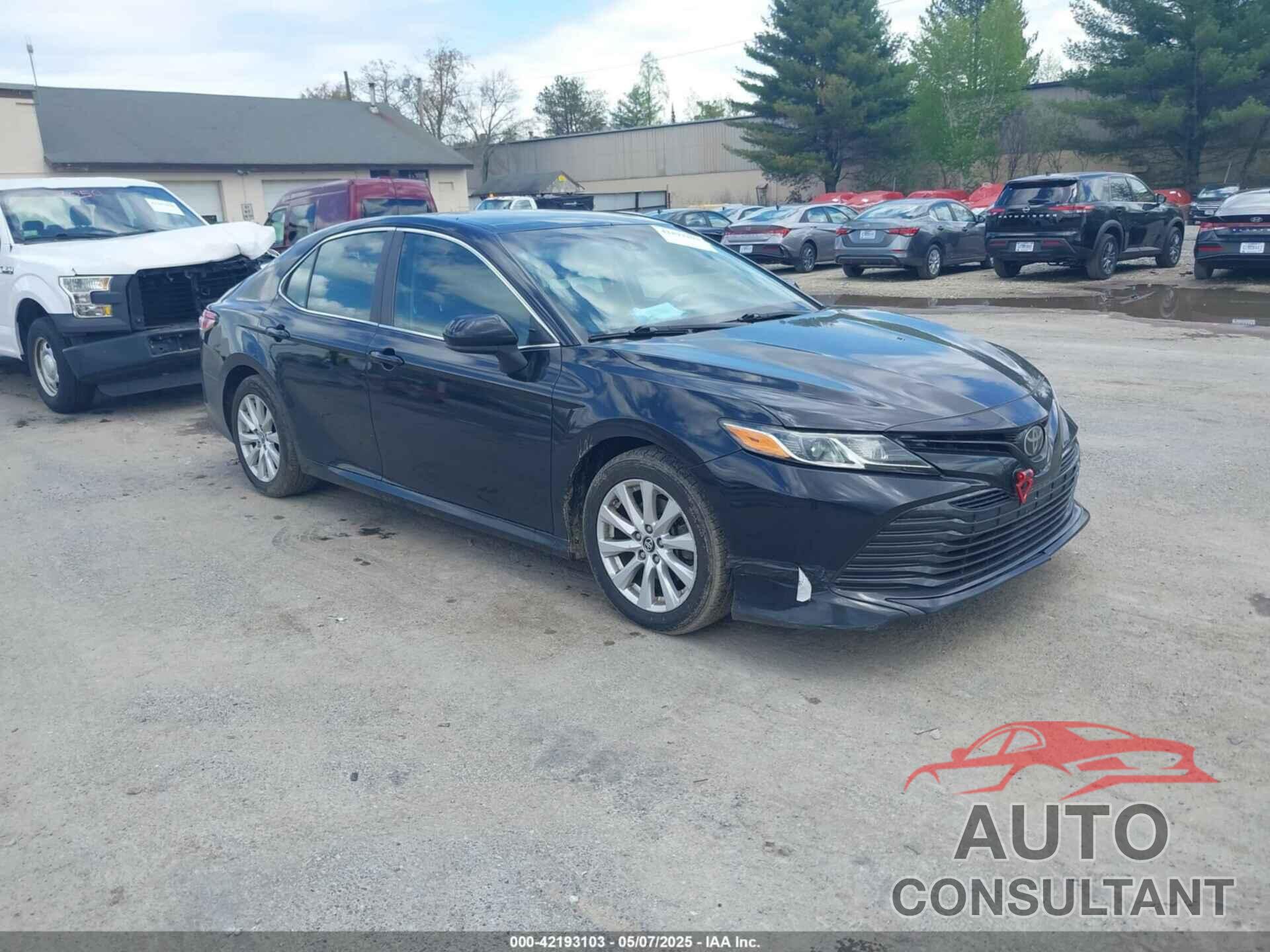 TOYOTA CAMRY 2018 - 4T1B11HK9JU513884