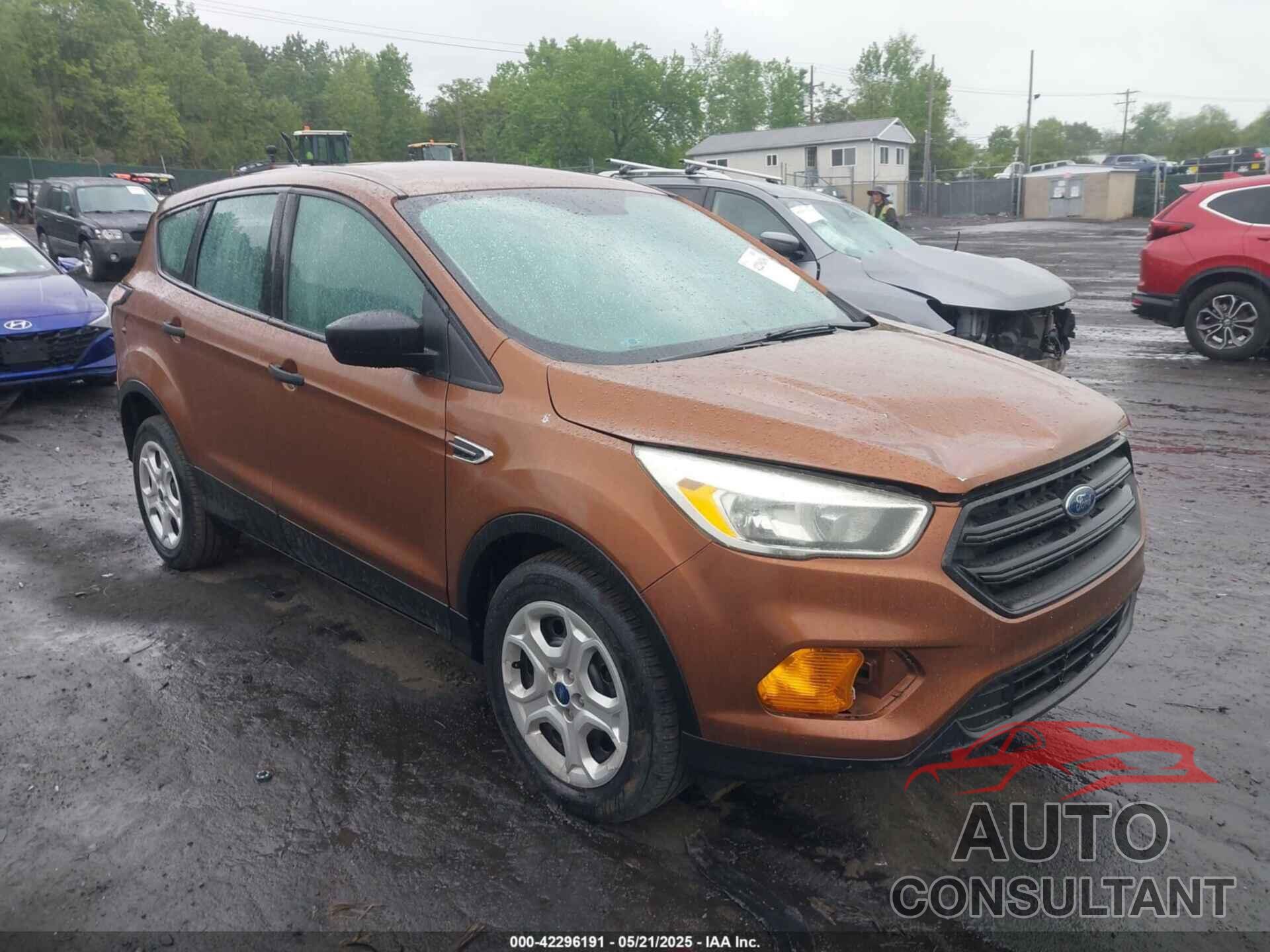 FORD ESCAPE 2017 - 1FMCU0F77HUA57205