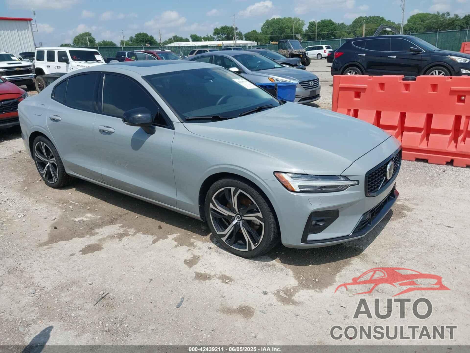 VOLVO S60 2024 - 7JRL12TK4RG282667