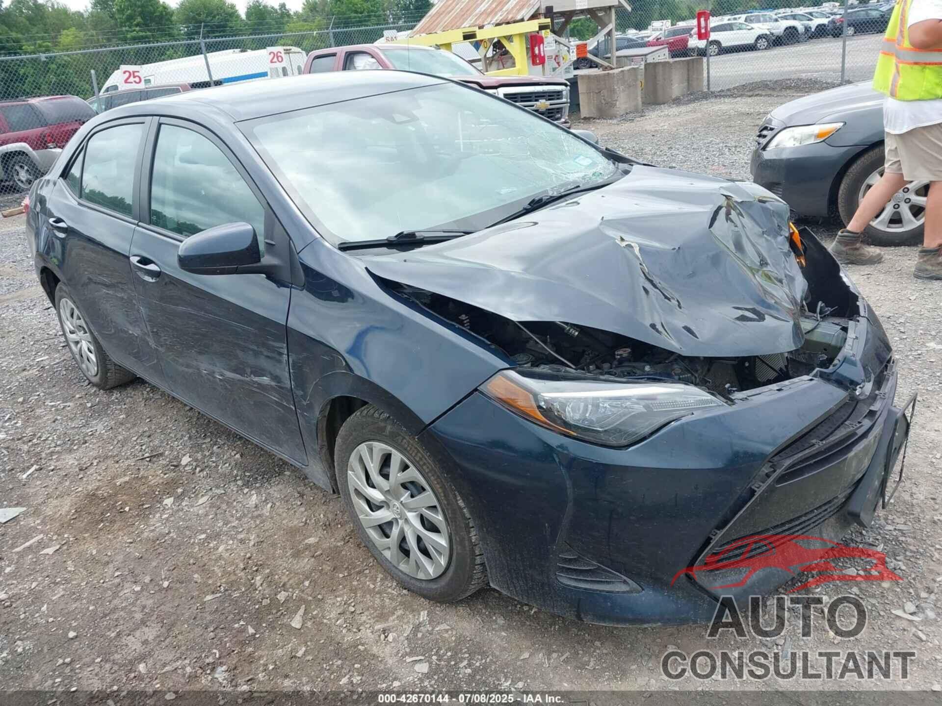 TOYOTA COROLLA 2018 - 5YFBURHE7JP740640