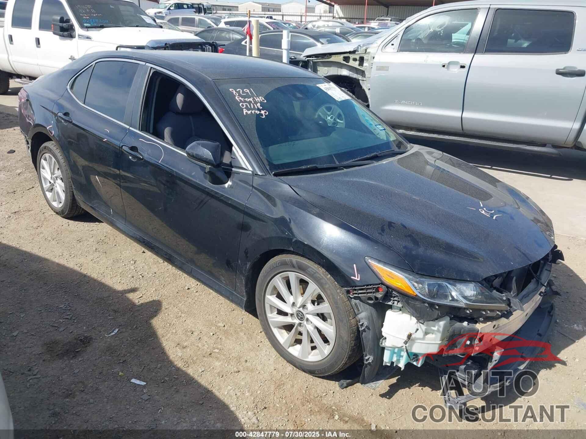 TOYOTA CAMRY 2021 - 4T1C11AK5MU466209