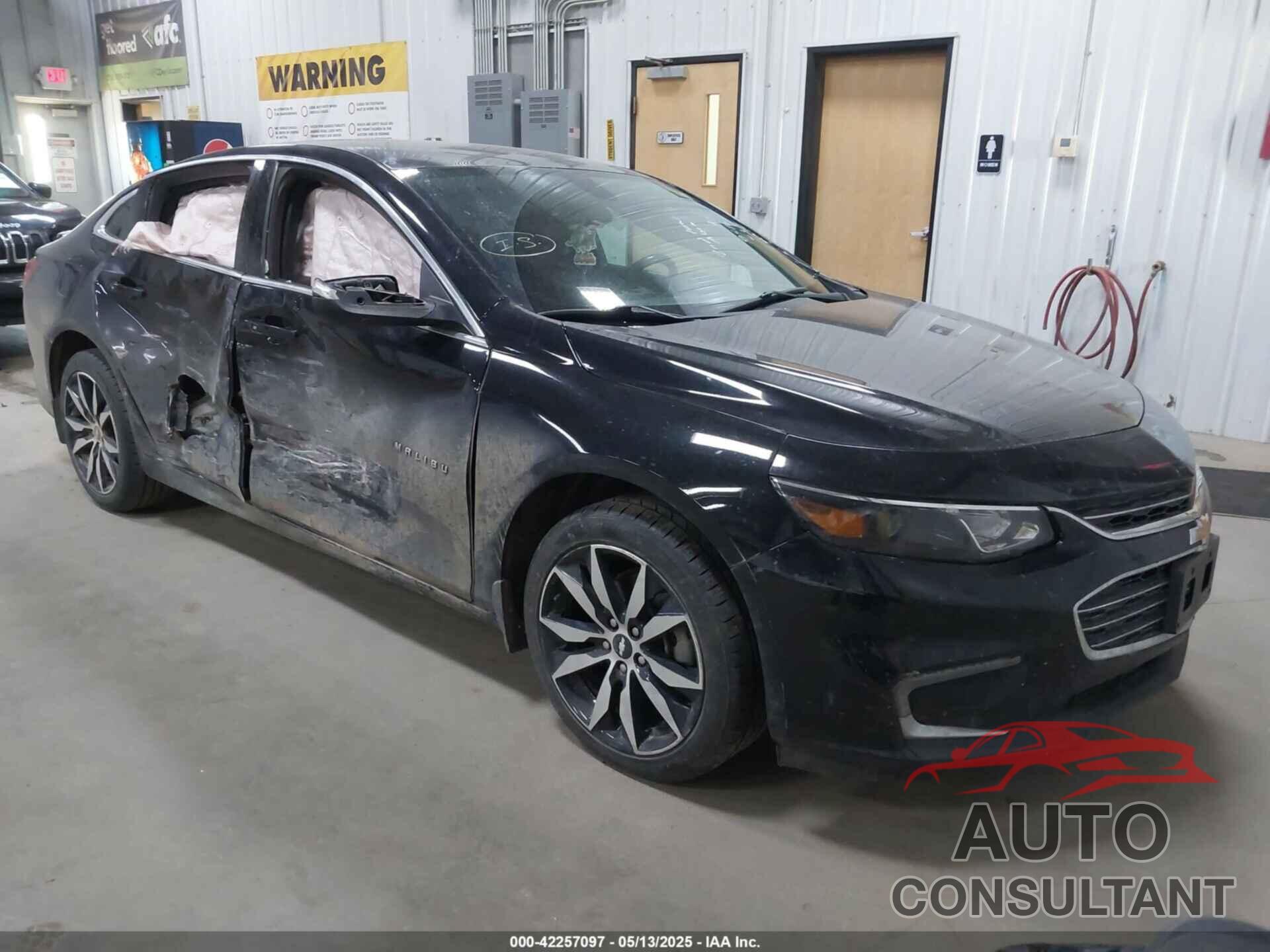 CHEVROLET MALIBU 2018 - 1G1ZD5ST2JF105386