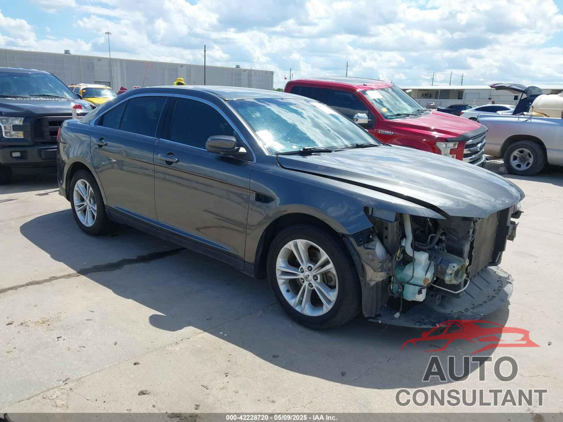FORD TAURUS 2018 - 1FAHP2E81JG111809