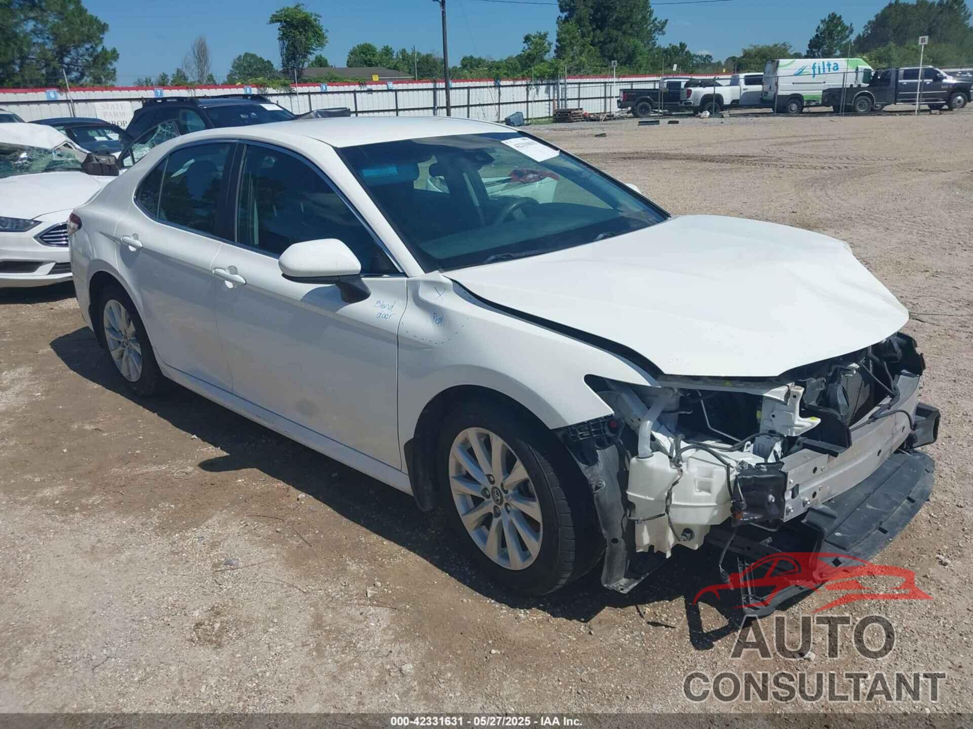TOYOTA CAMRY 2018 - 4T1B11HK1JU062112