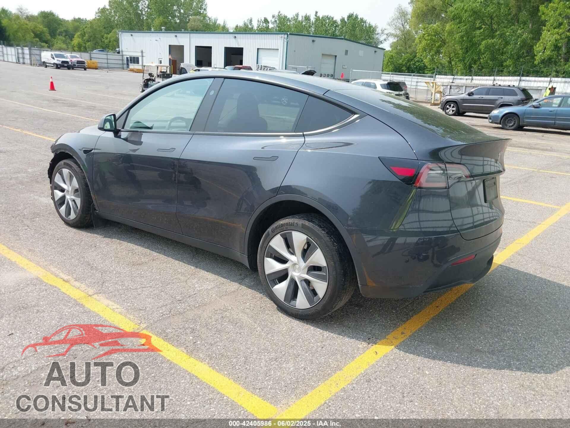 TESLA MODEL Y 2024 - 7SAYGDED3RF034775