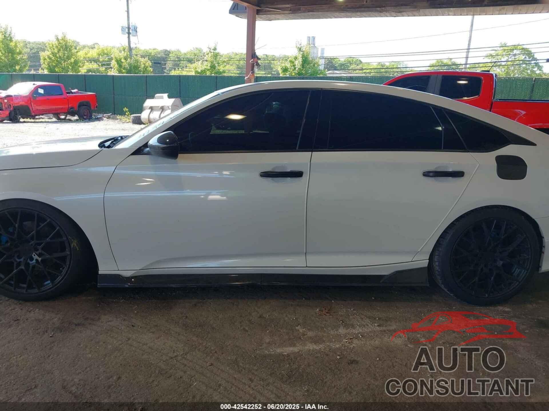 HONDA ACCORD 2022 - 1HGCV1F42NA113255