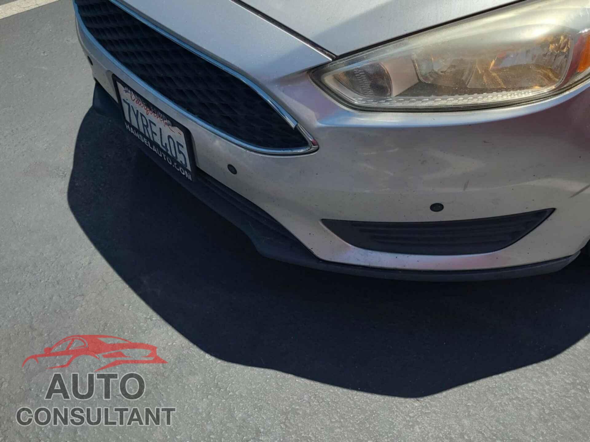 FORD FOCUS 2017 - 1FADP3E29HL272135