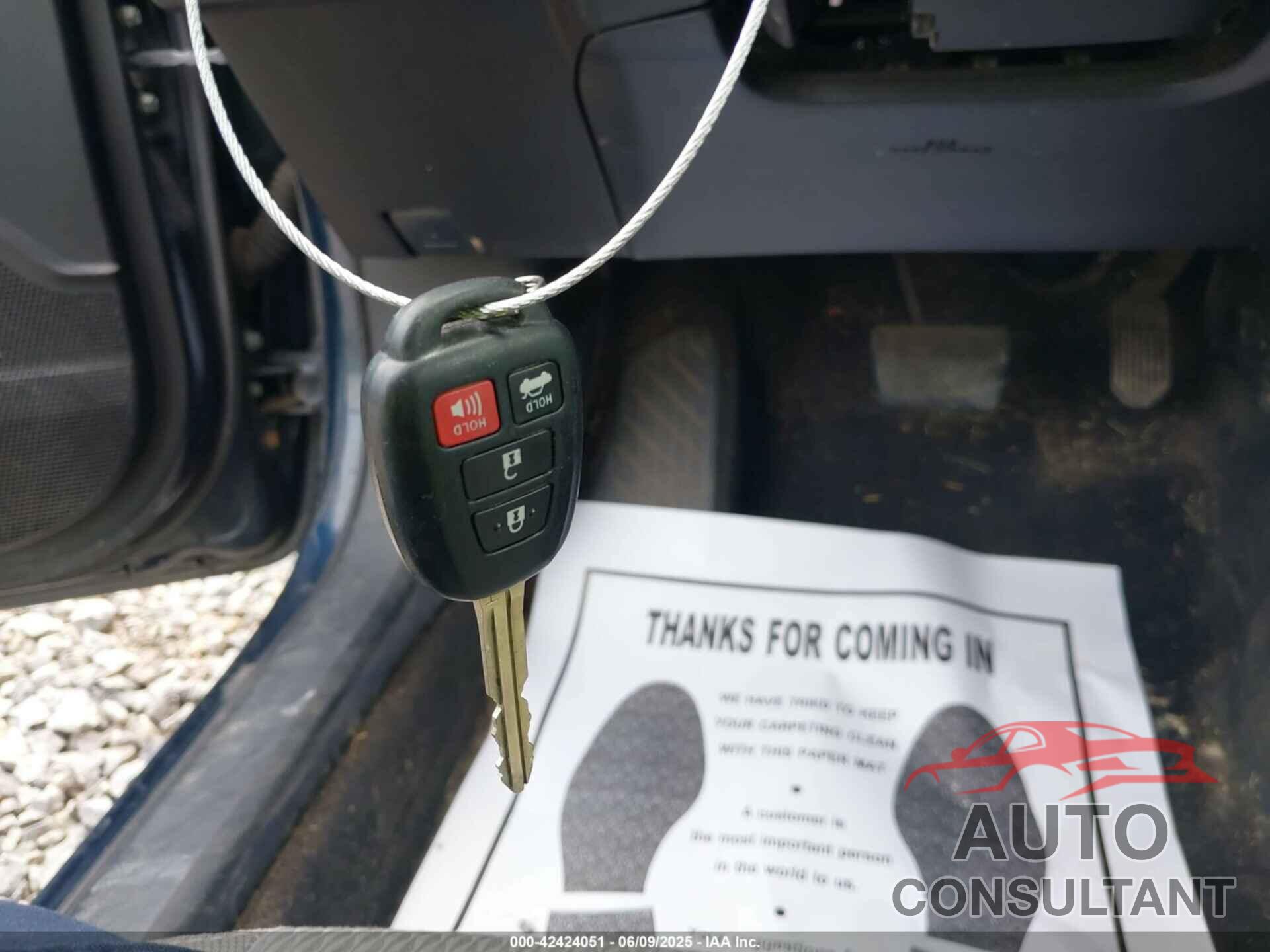 TOYOTA COROLLA 2019 - 2T1BURHE2KC134275