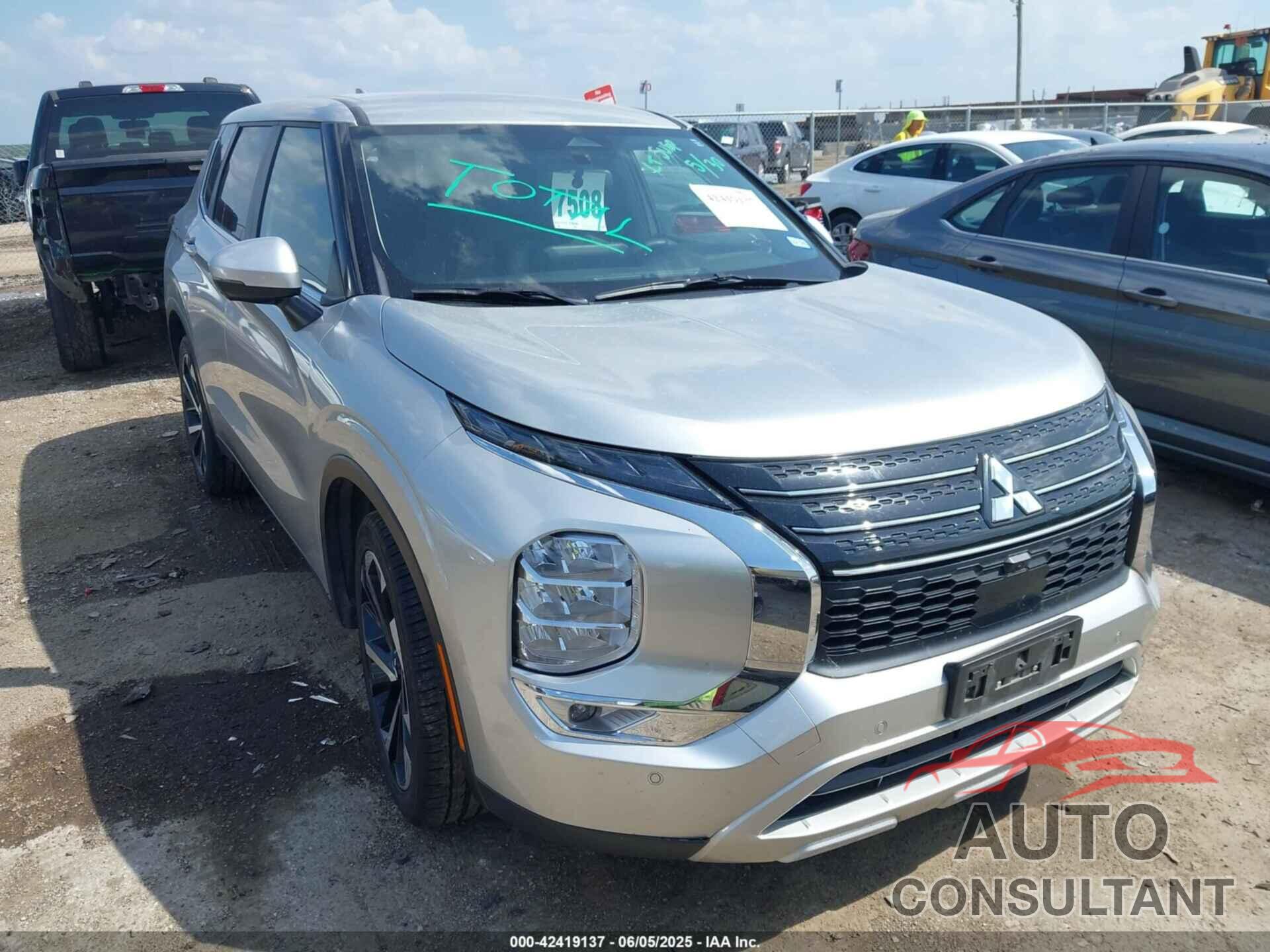MITSUBISHI OUTLANDER 2024 - JA4J3VA83RZ042369