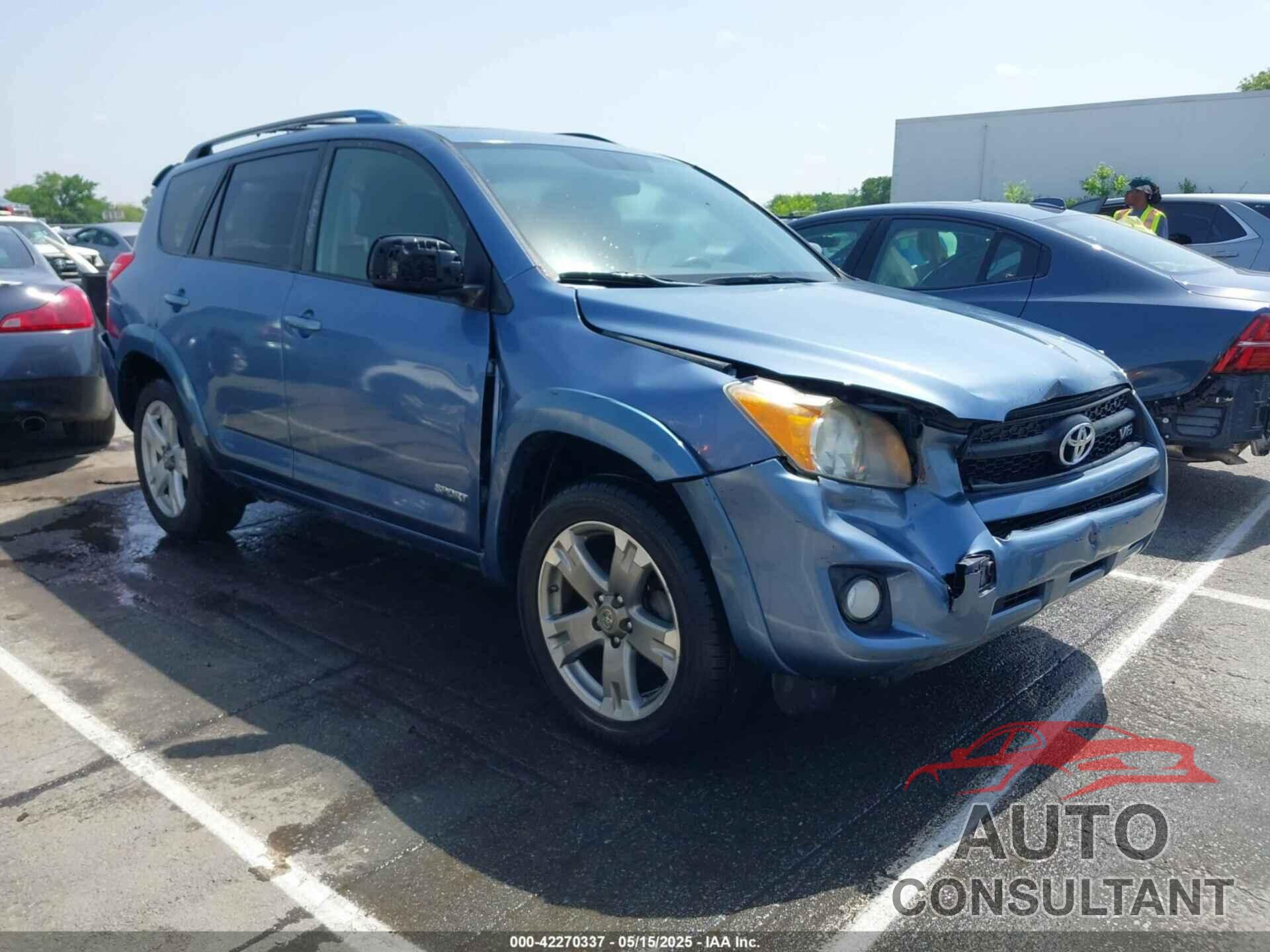 TOYOTA RAV4 2011 - JTMRK4DV7BD018747