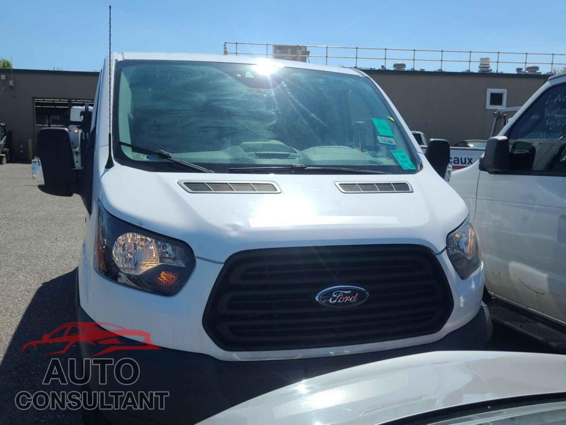 FORD TRANSIT 2017 - 1FTYR1YM2HKA31983