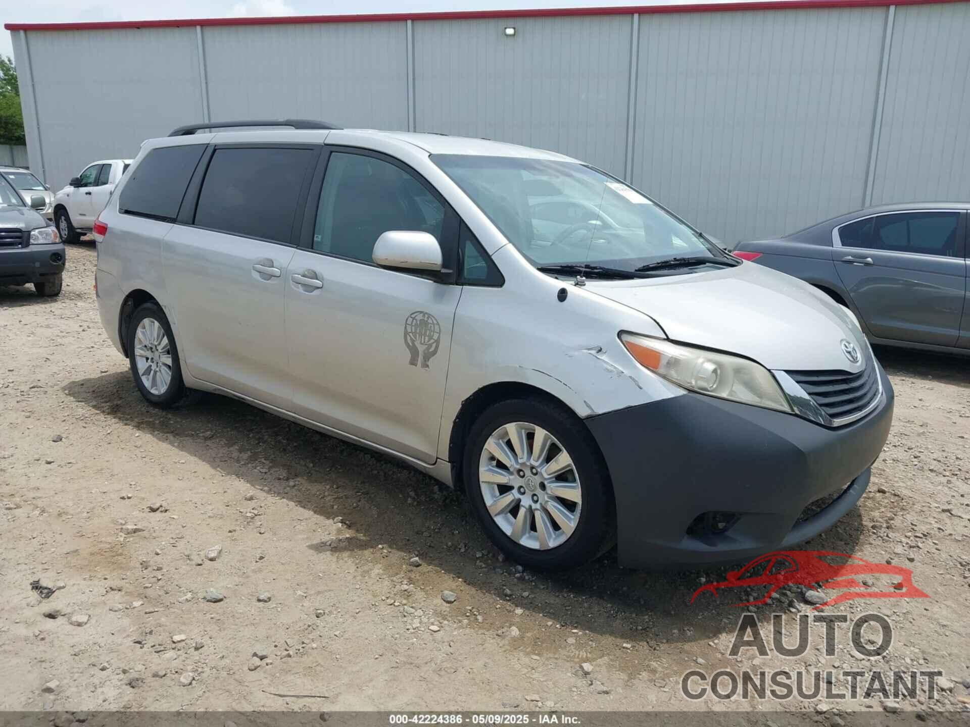TOYOTA SIENNA 2014 - 5TDJK3DC4ES076068