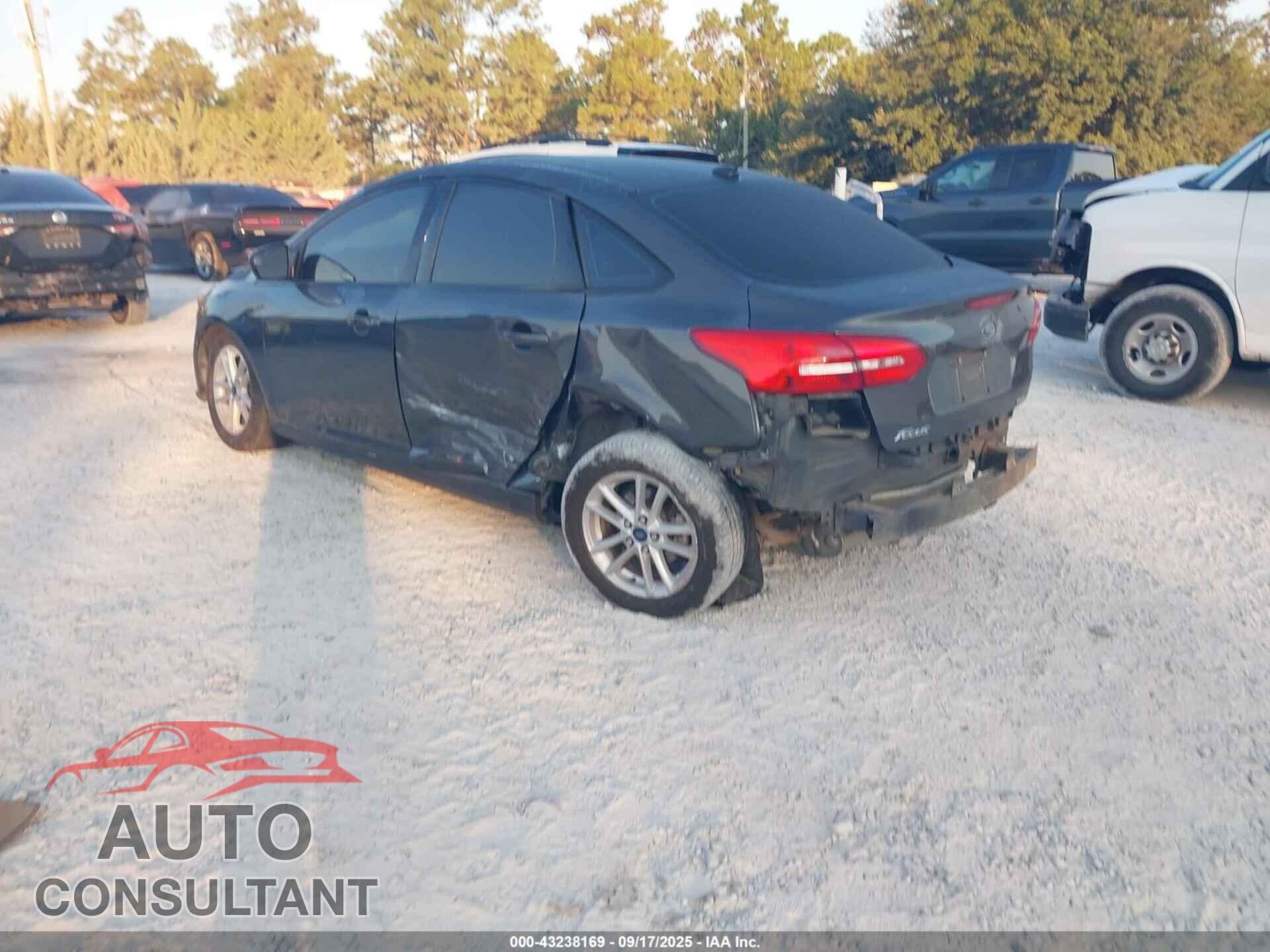 FORD FOCUS 2018 - 1FADP3FE2JL259242