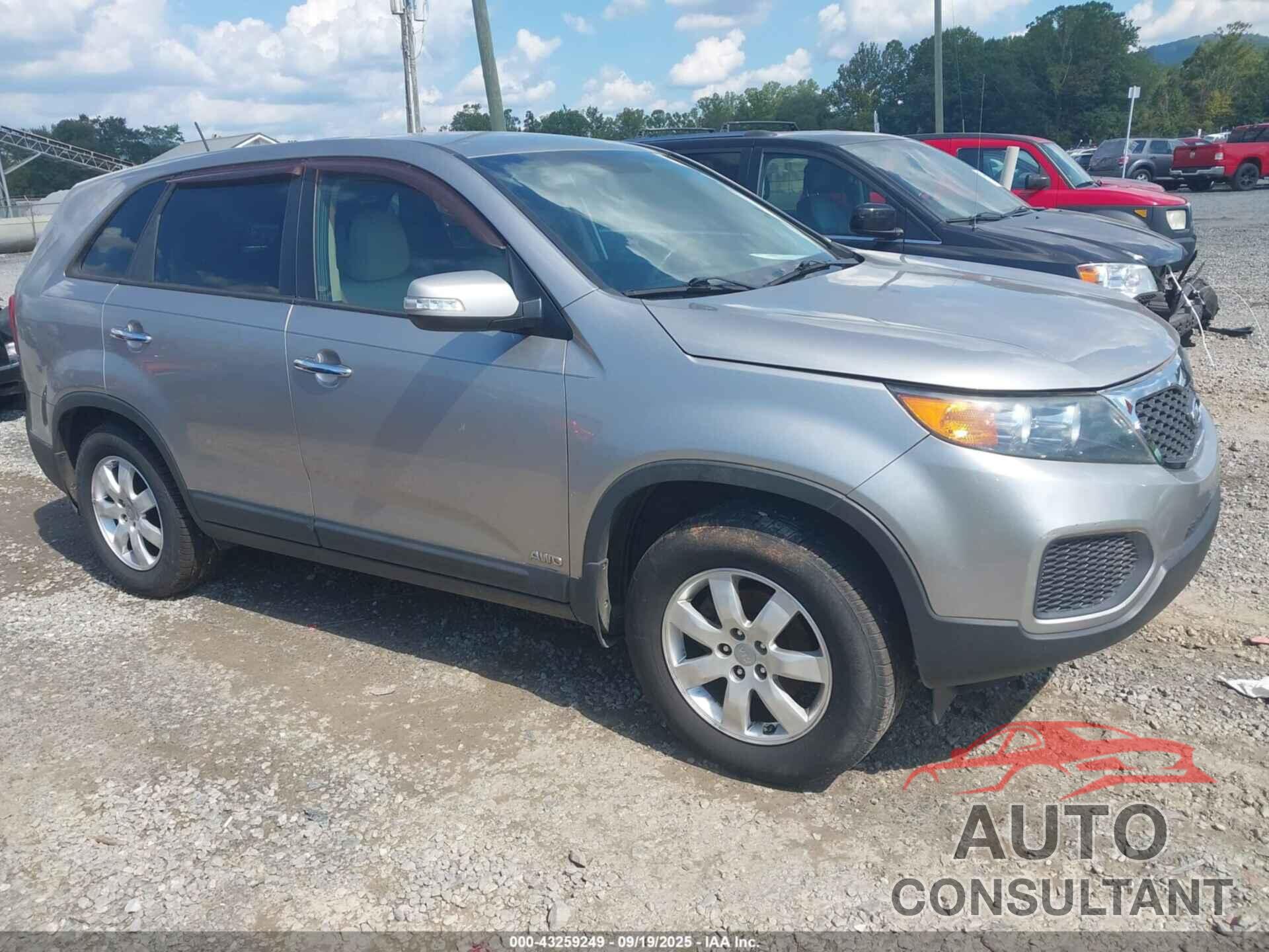 KIA SORENTO 2013 - 5XYKTCA61DG409094