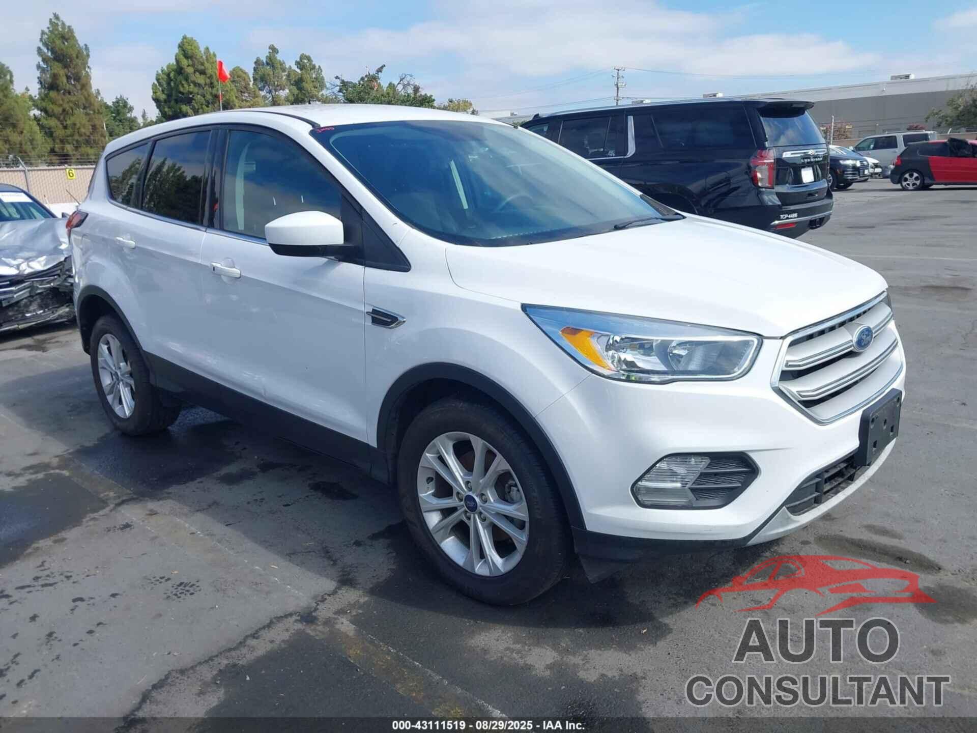 FORD ESCAPE 2019 - 1FMCU0GD2KUA80158
