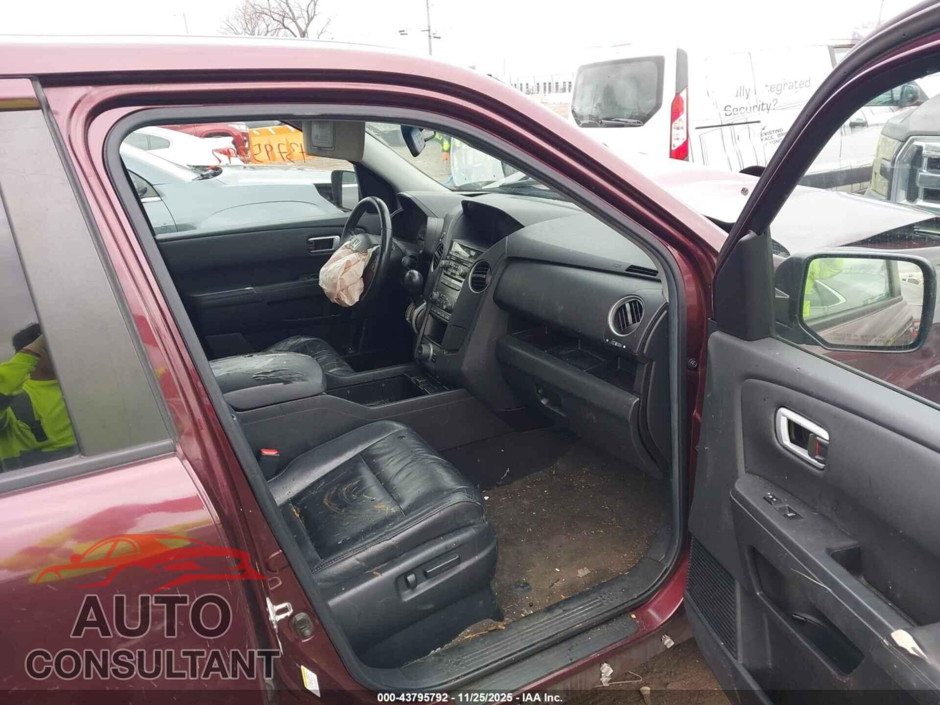 HONDA PILOT 2012 - 5FNYF3H63CB010233