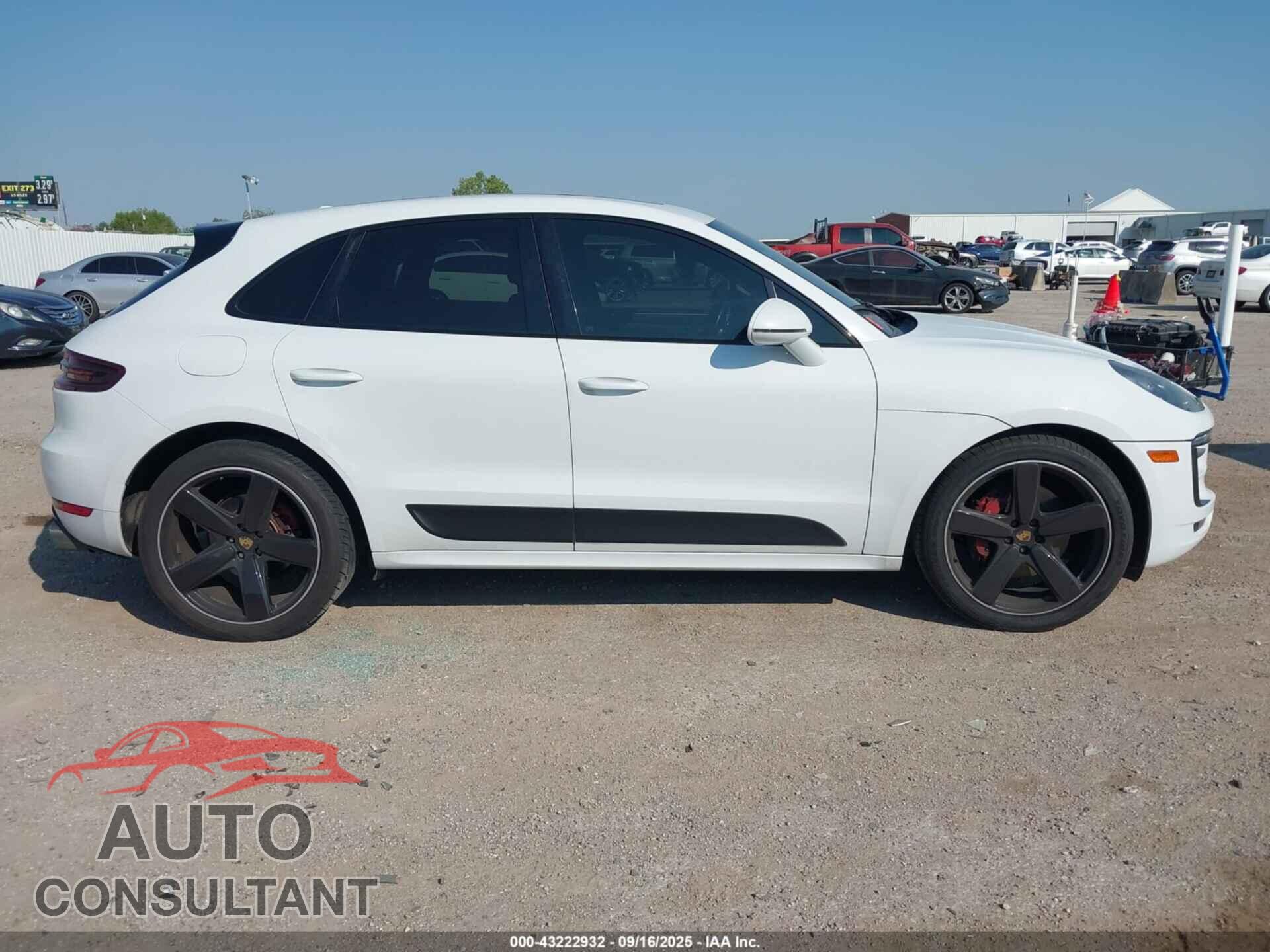 PORSCHE MACAN 2017 - WP1AG2A58HLB56043