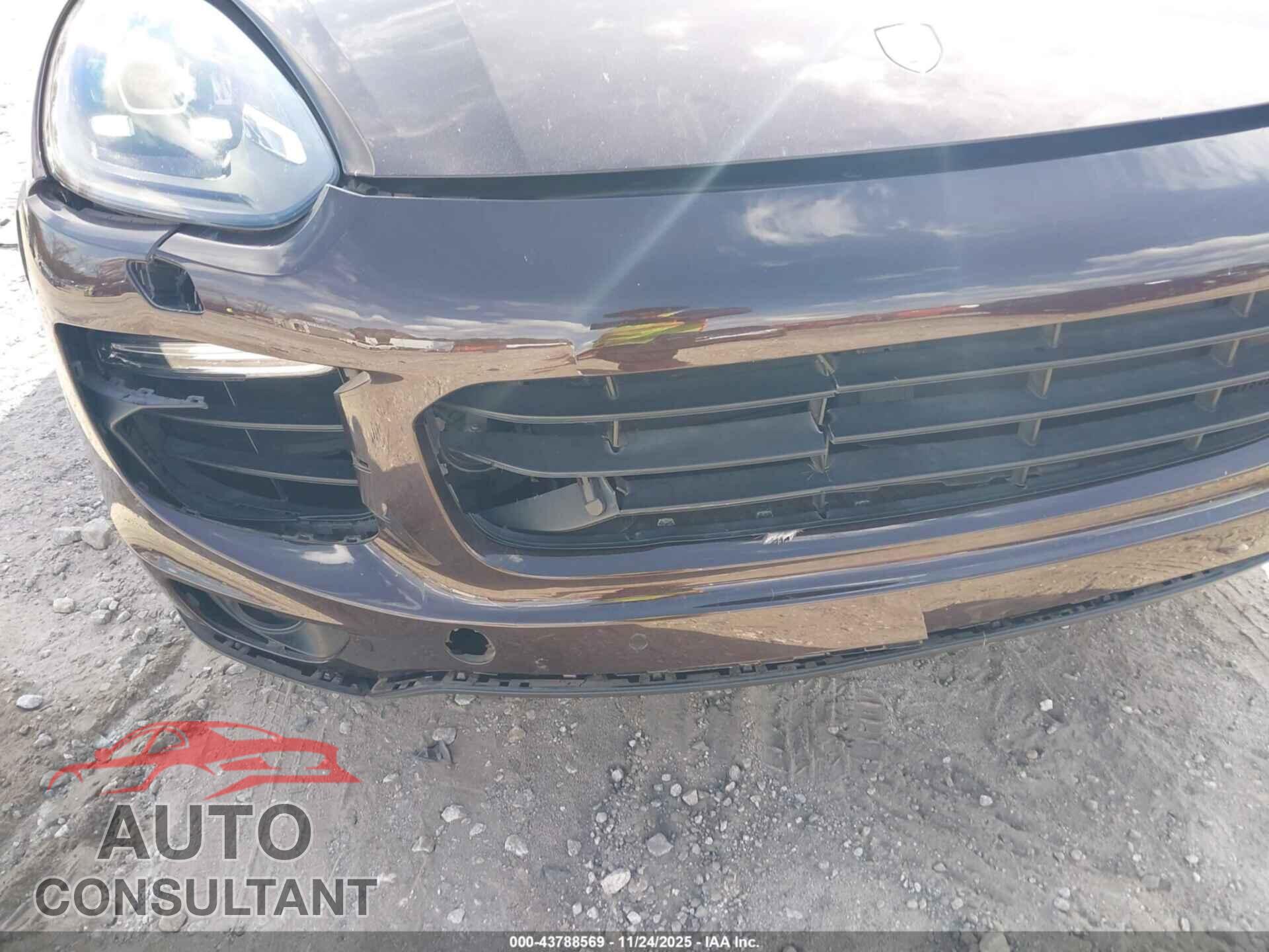 PORSCHE CAYENNE 2017 - WP1AA2A22HKA82308