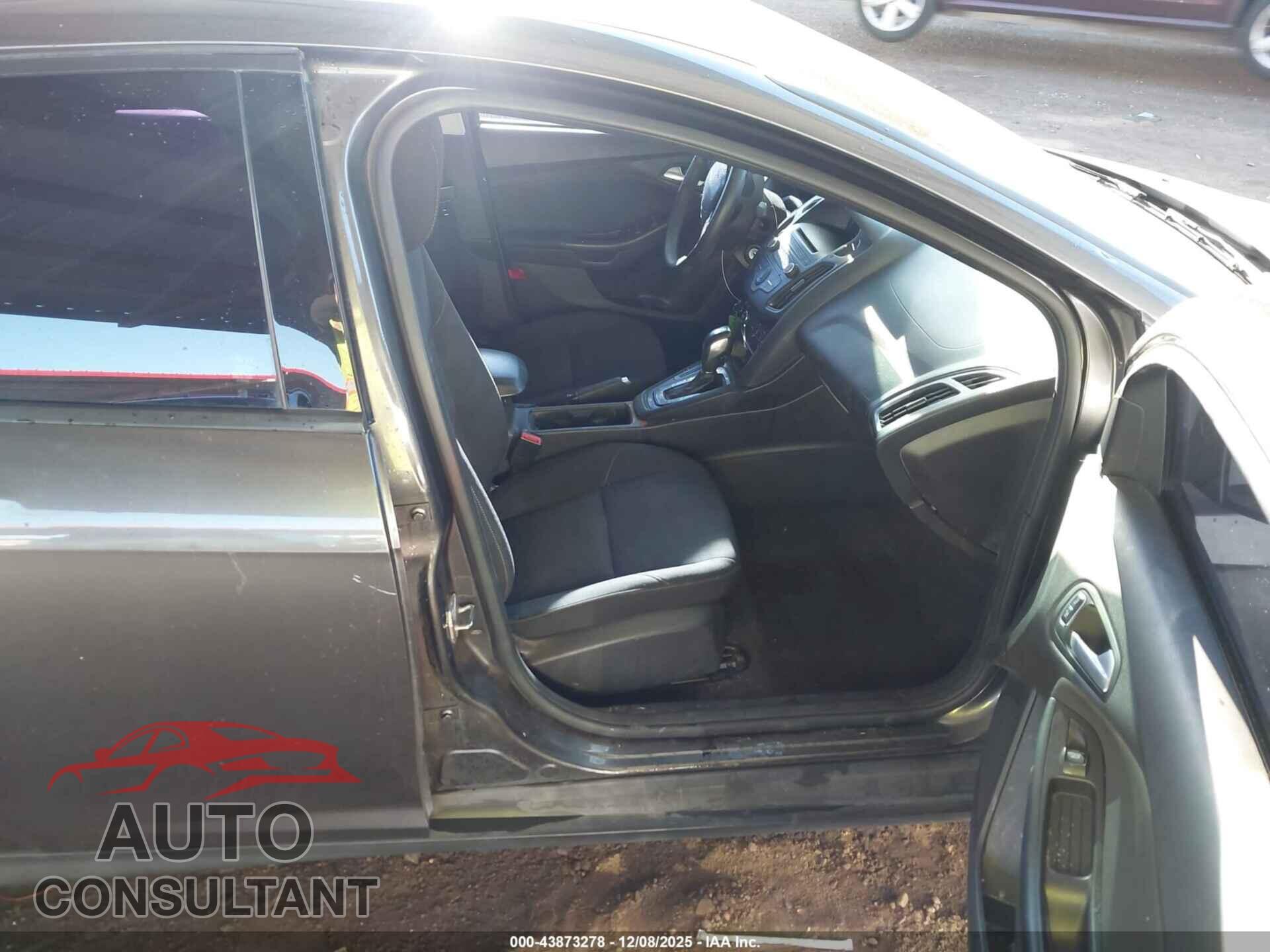 FORD FOCUS 2015 - 1FADP3F24FL368833