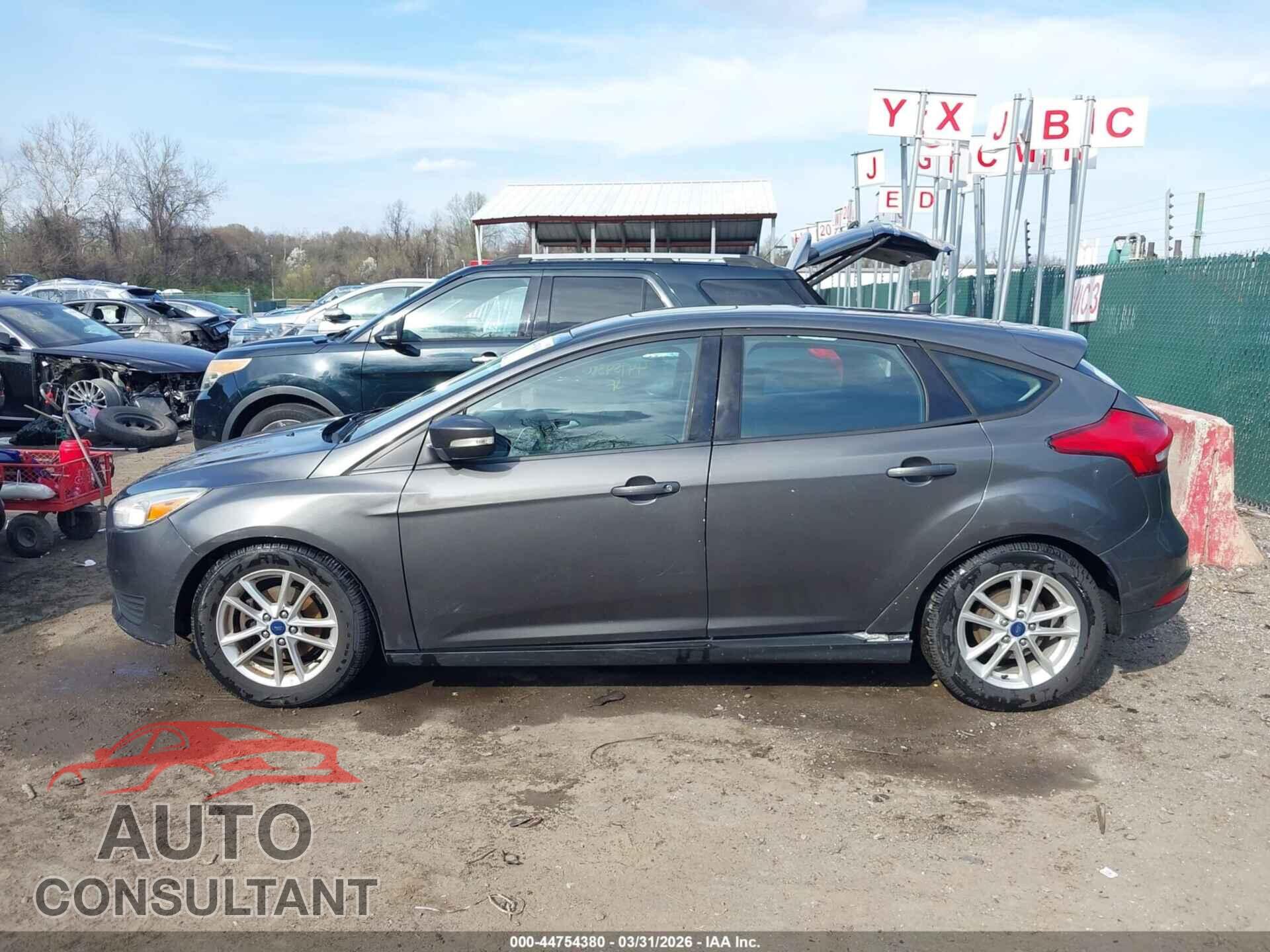 FORD FOCUS 2016 - 1FADP3K28GL338838