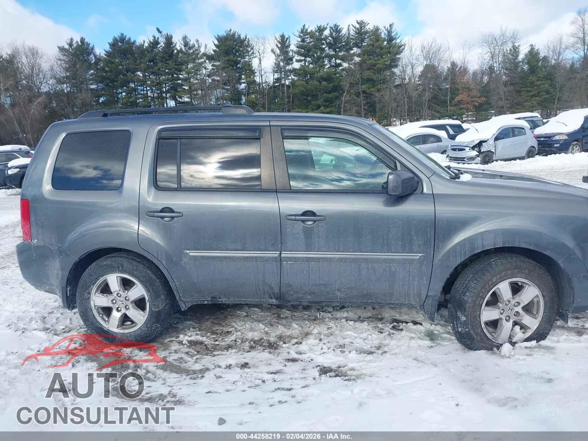 HONDA PILOT 2011 - 5FNYF4H42BB041296