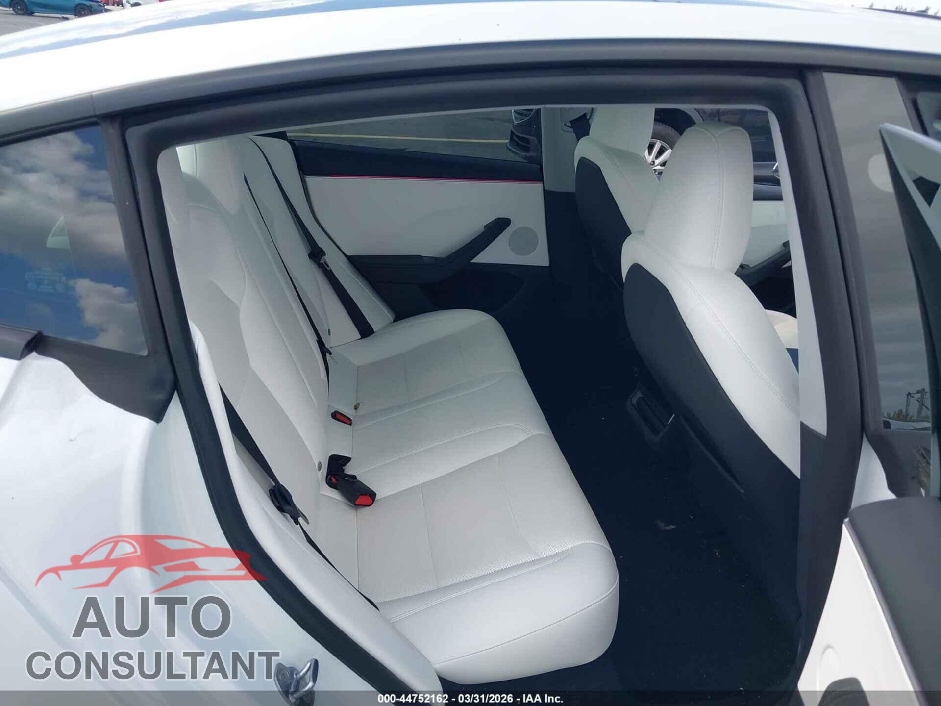 TESLA MODEL 3 2025 - 5YJ3E1EA6SF064344
