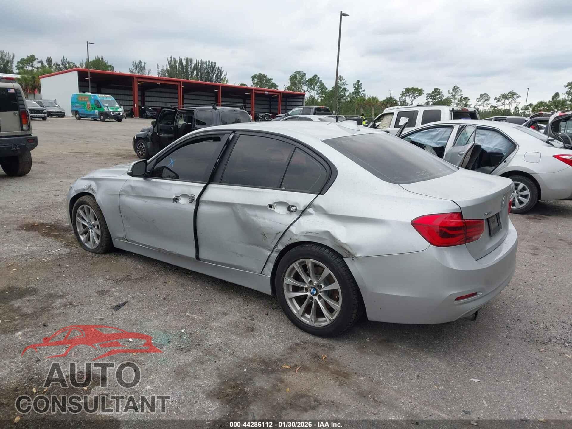 BMW 320I 2016 - WBA8E5G55GNT41326