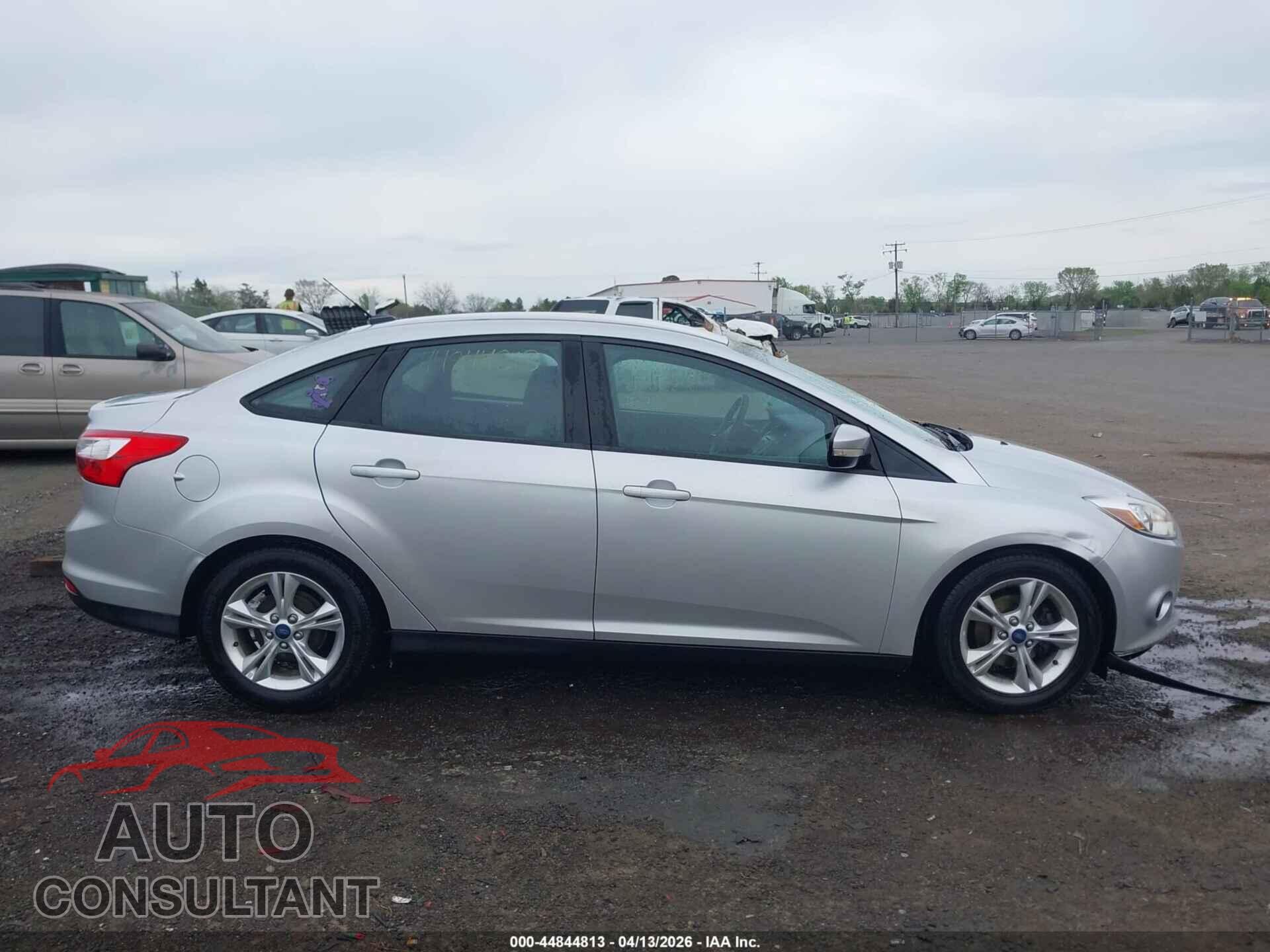 FORD FOCUS 2014 - 1FADP3F24EL282775