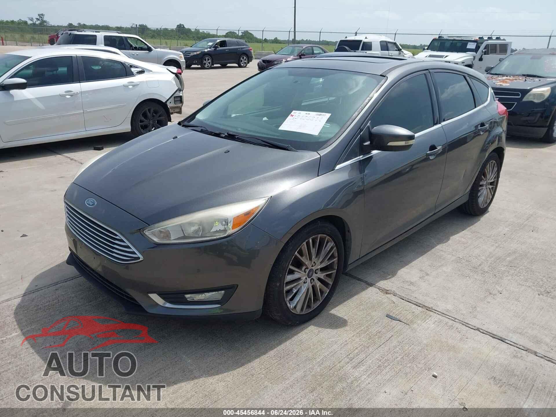 FORD FOCUS 2015 - 1FADP3N29FL387265