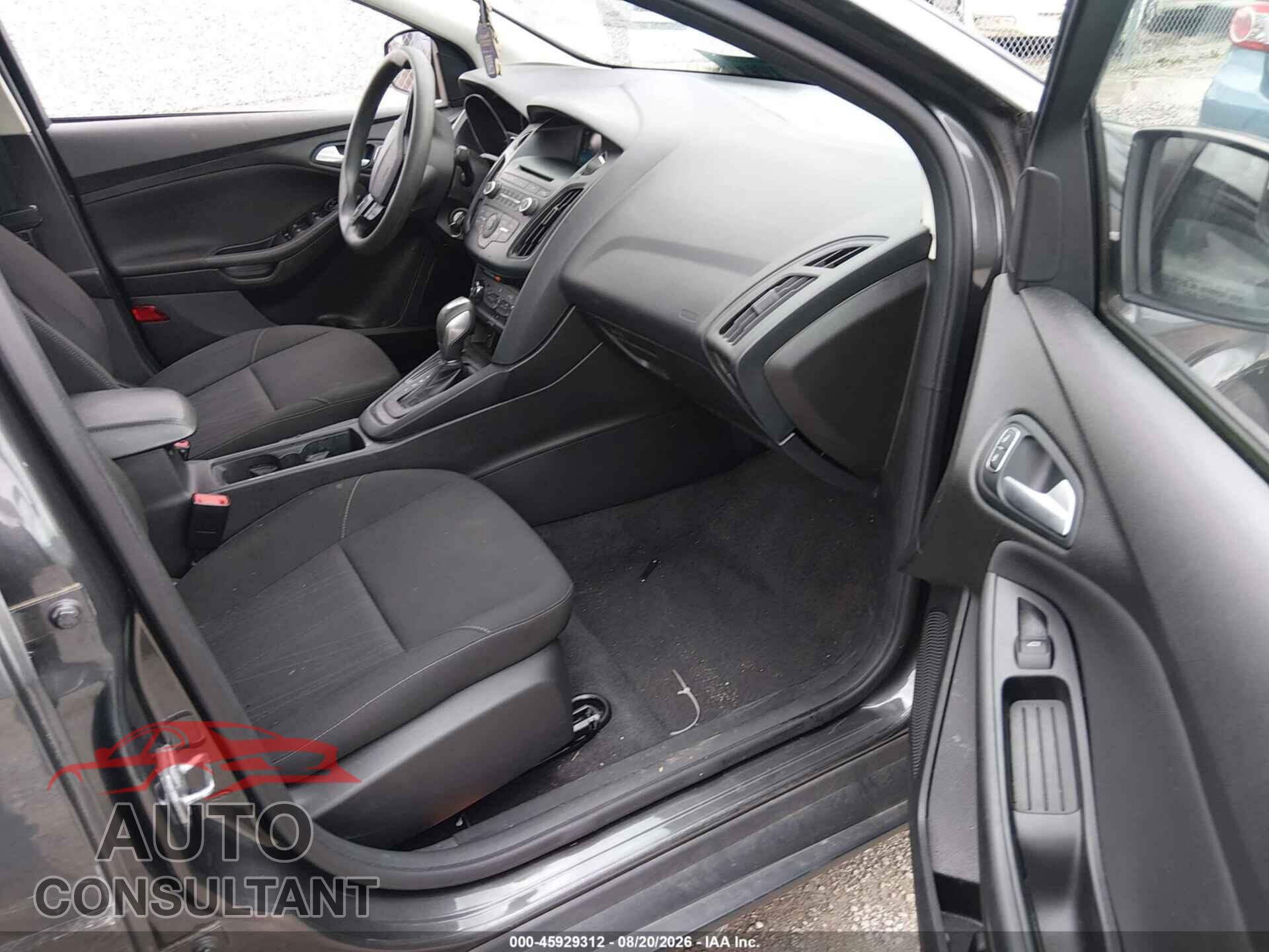 FORD FOCUS 2015 - 1FADP3F20FL280538