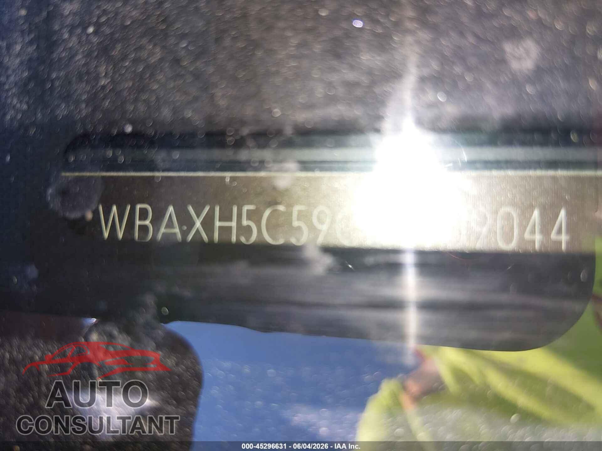 BMW 528I 2012 - WBAXH5C59CDW09044