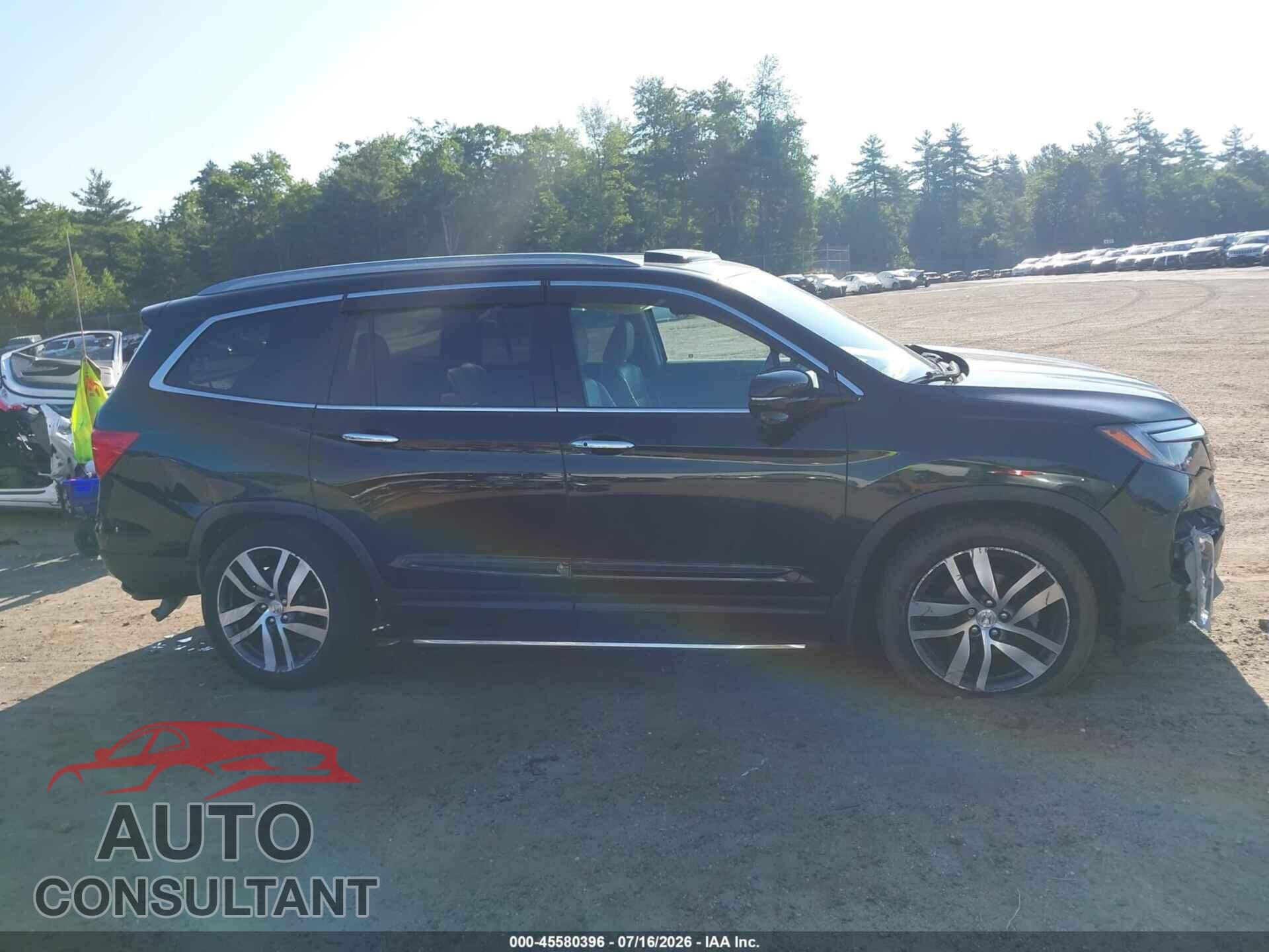 HONDA PILOT 2017 - 5FNYF6H99HB035785