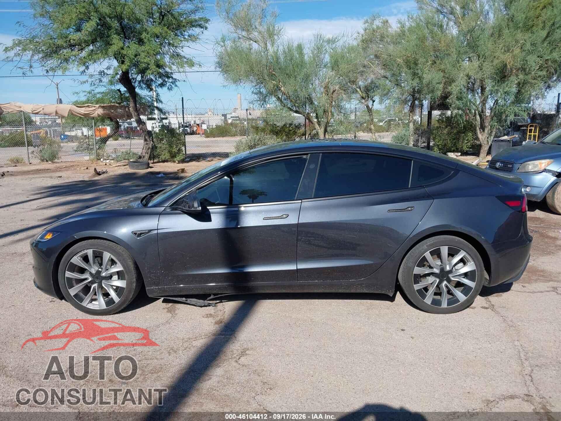 TESLA MODEL 3 2024 - 5YJ3E1EB7RF724877