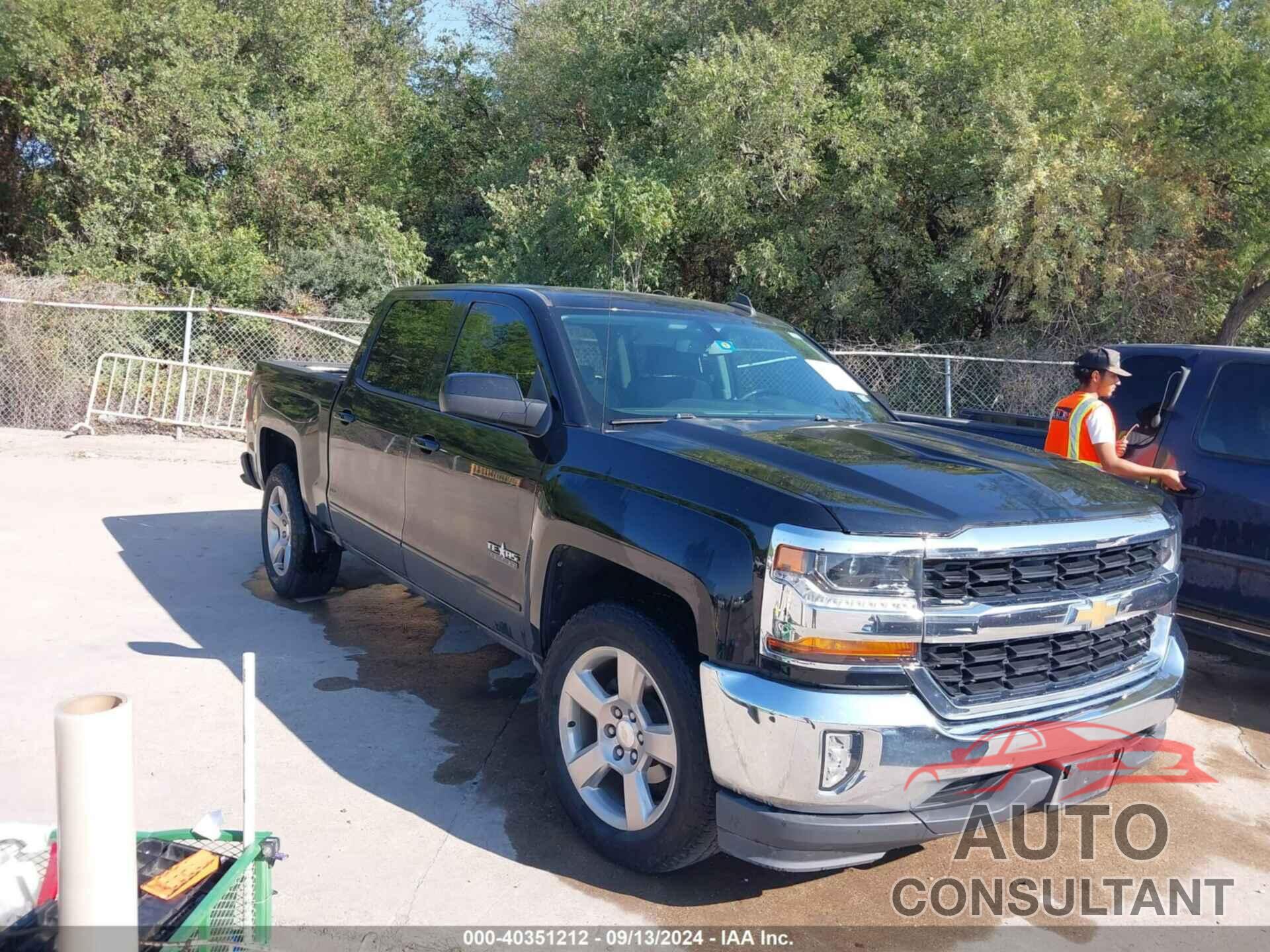 CHEVROLET SILVERADO 1500 2018 - 3GCPCREC2JG440280