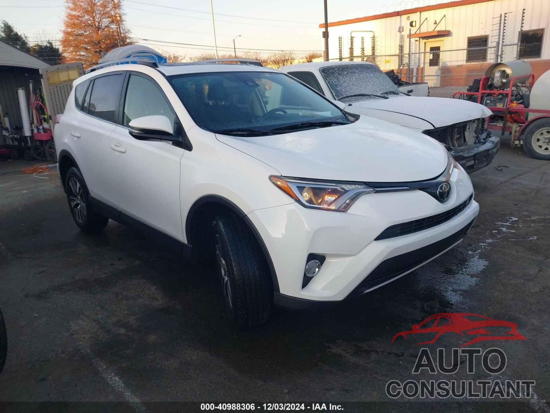 TOYOTA RAV4 2018 - JTMRFREV7JD229493