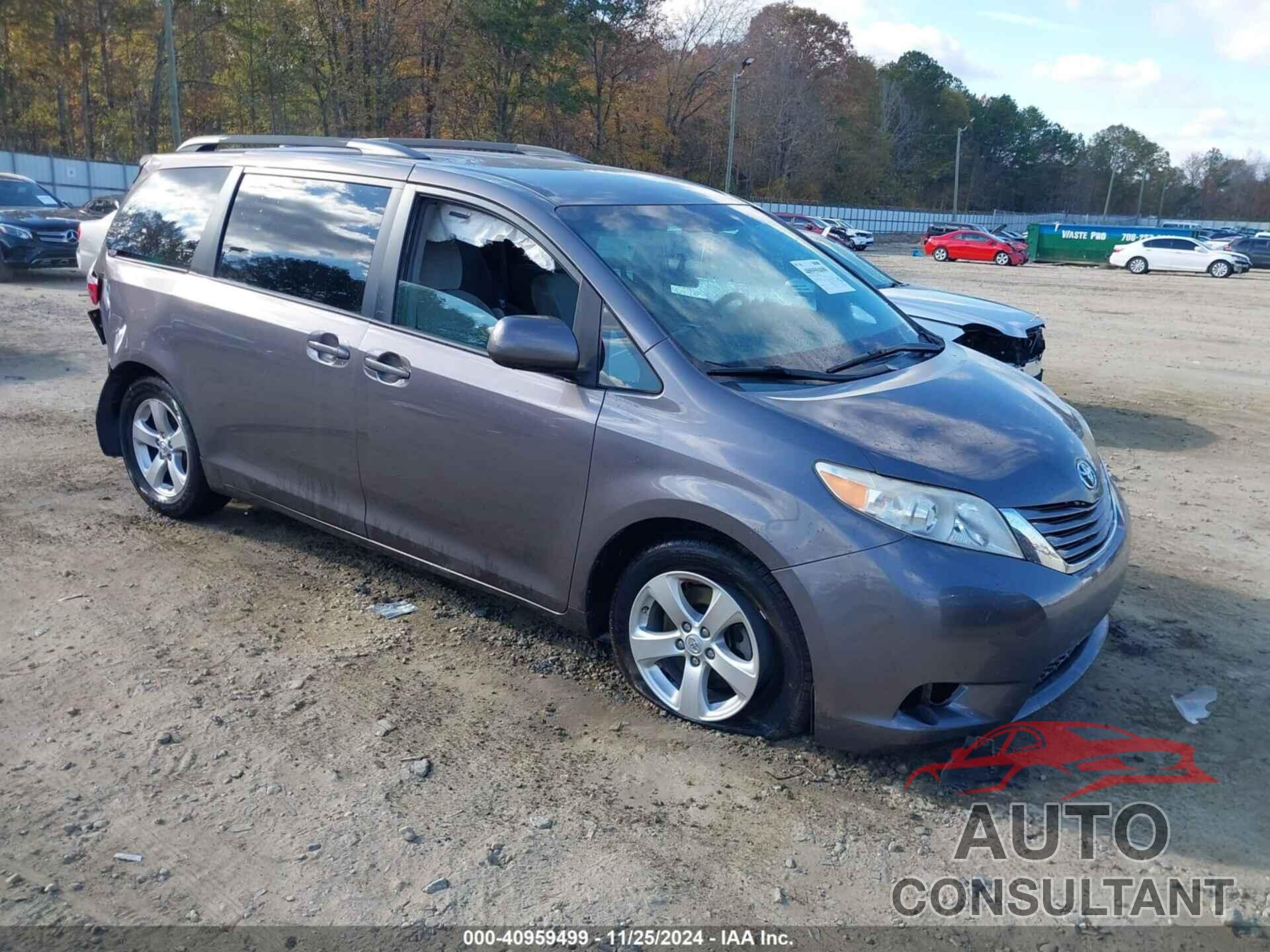 TOYOTA SIENNA 2015 - 5TDKK3DC0FS529382