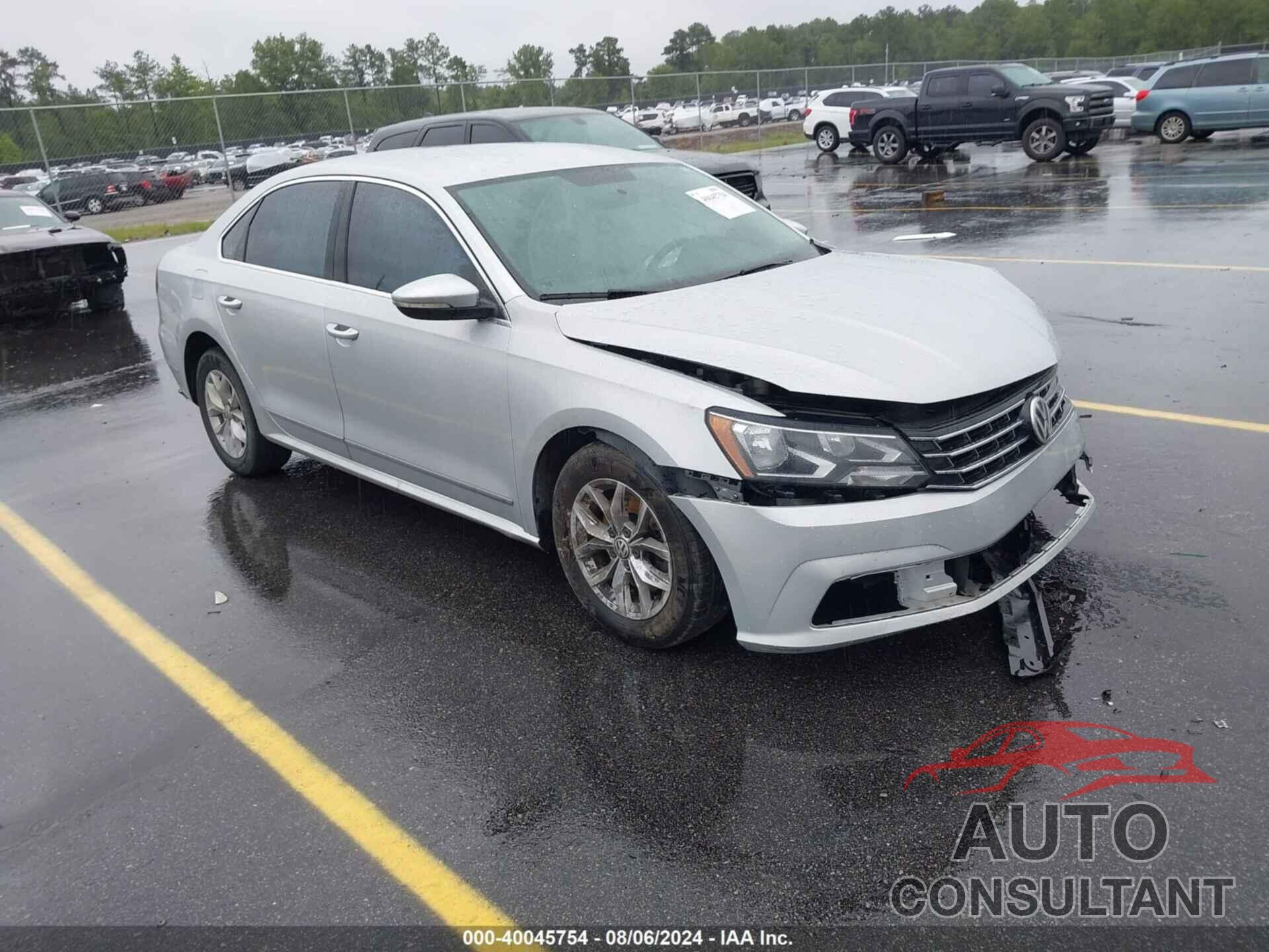 VOLKSWAGEN PASSAT 2017 - 1VWAT7A38HC035471