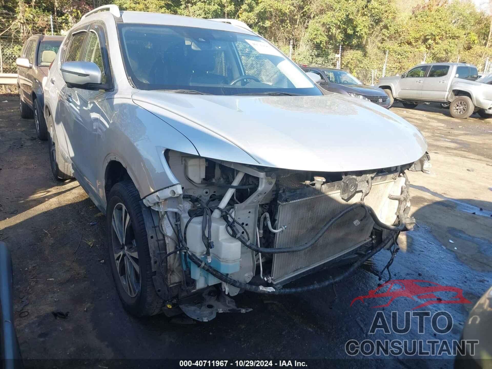 NISSAN ROGUE 2018 - 5N1AT2MV2JC801165