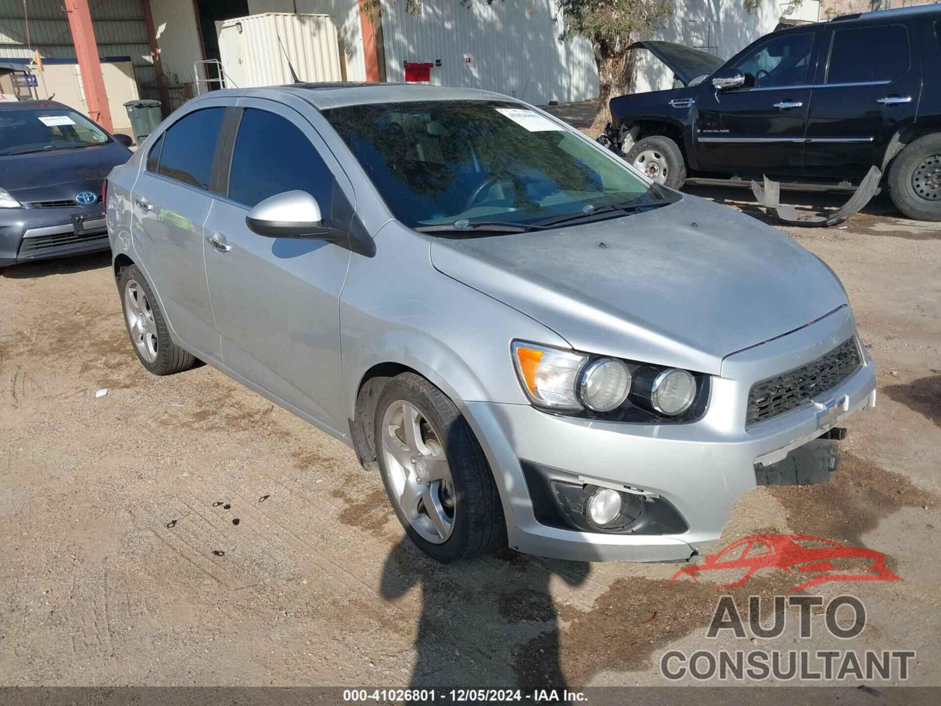 CHEVROLET SONIC 2012 - 1G1JE5SH5C4145479